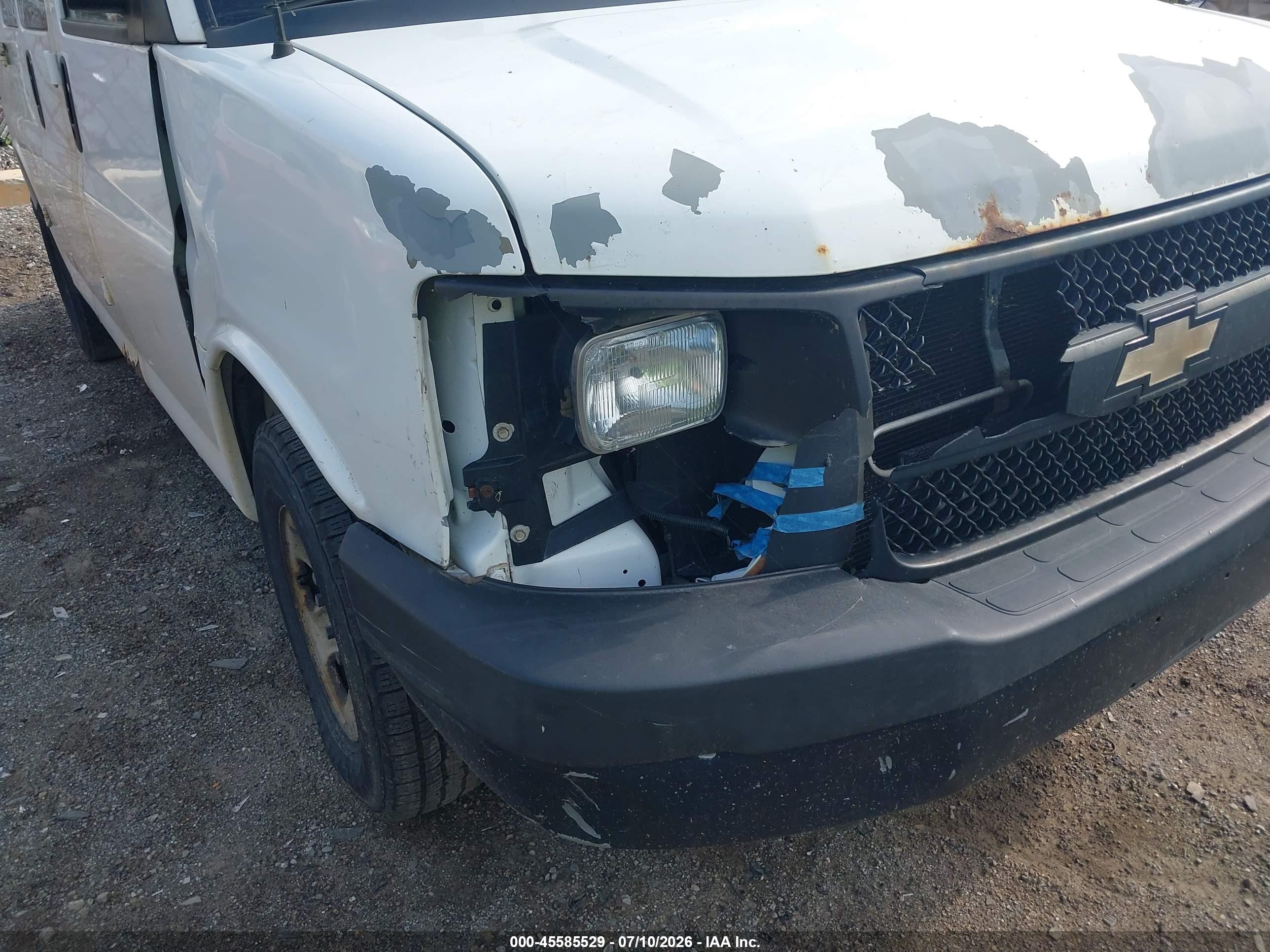 2012 Chevrolet Express 2500 Work Van Белый vin: 1GCWGFCB5C1121711