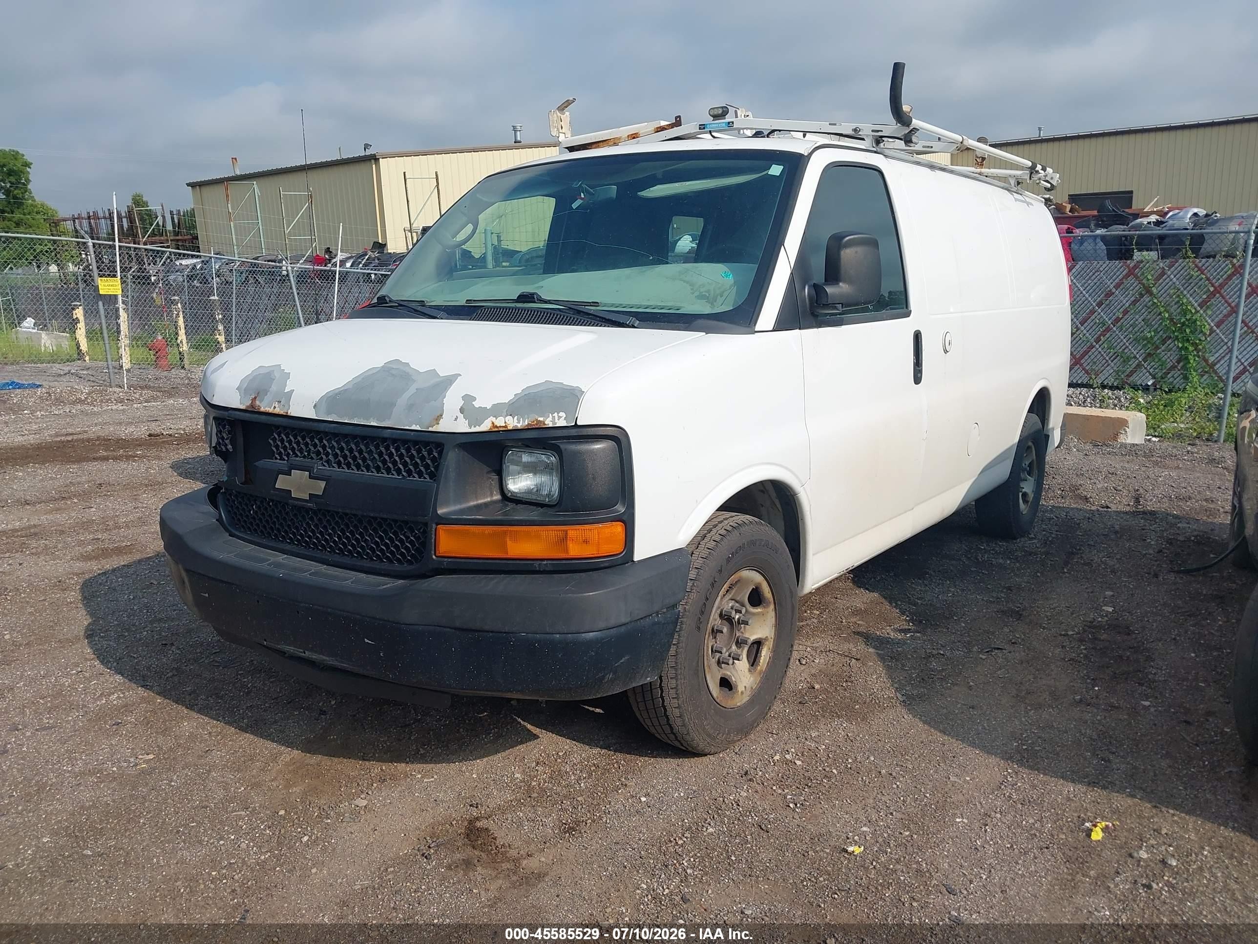 2012 Chevrolet Express 2500 Work Van Белый vin: 1GCWGFCB5C1121711