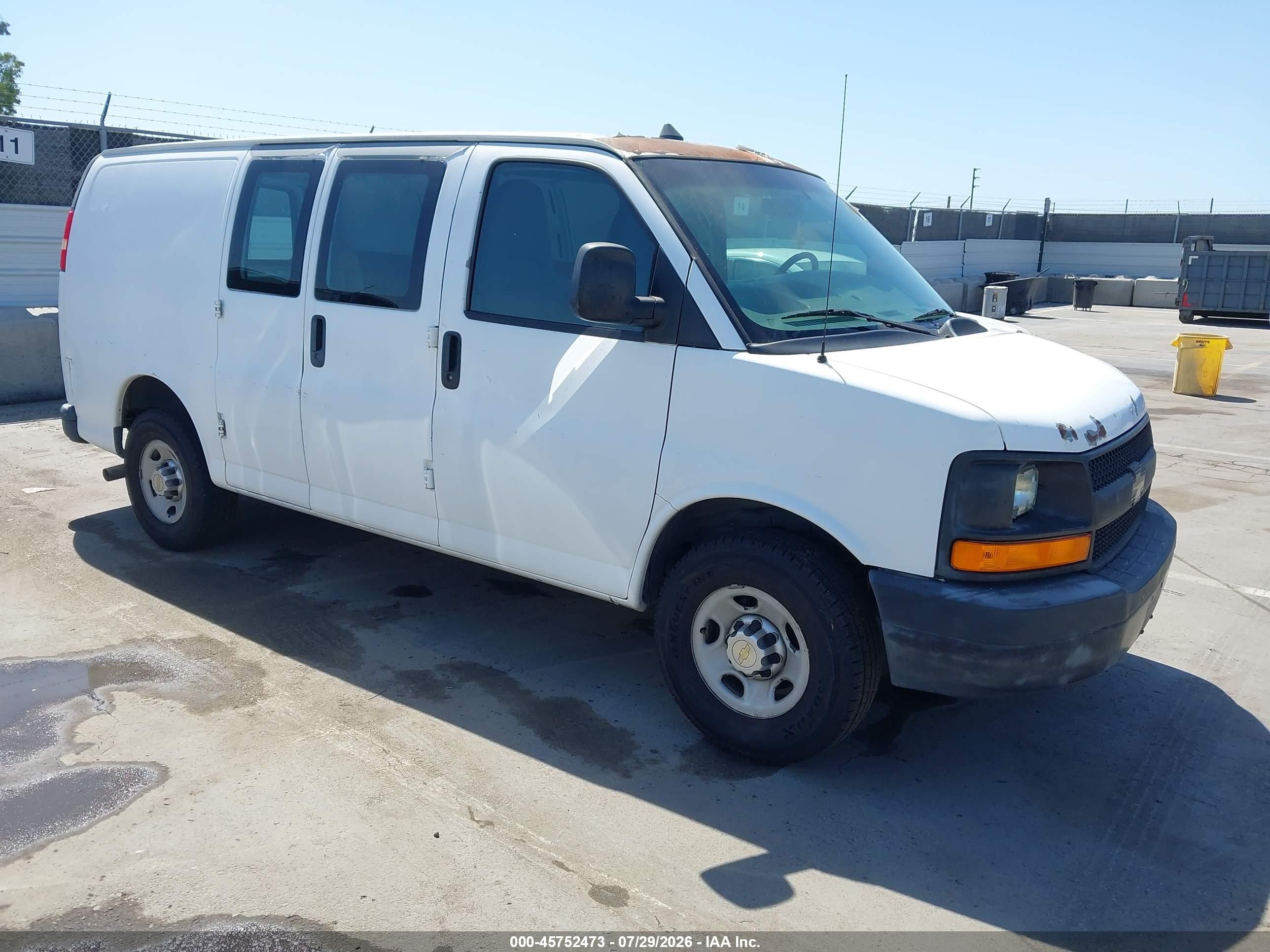2012 Chevrolet Express 2500 Work Van White vin: 1GCWGFCBXC1117444