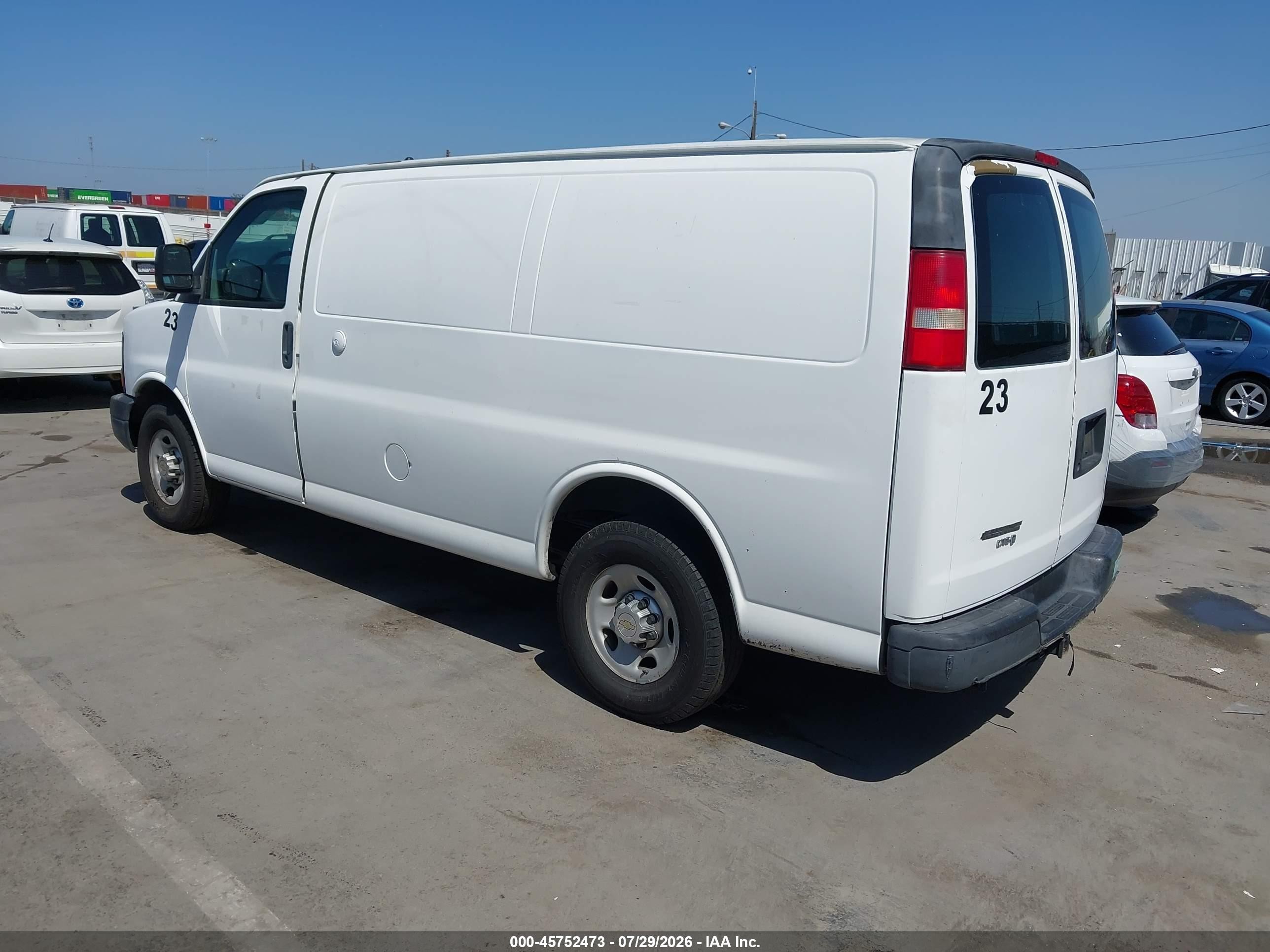 2012 Chevrolet Express 2500 Work Van White vin: 1GCWGFCBXC1117444