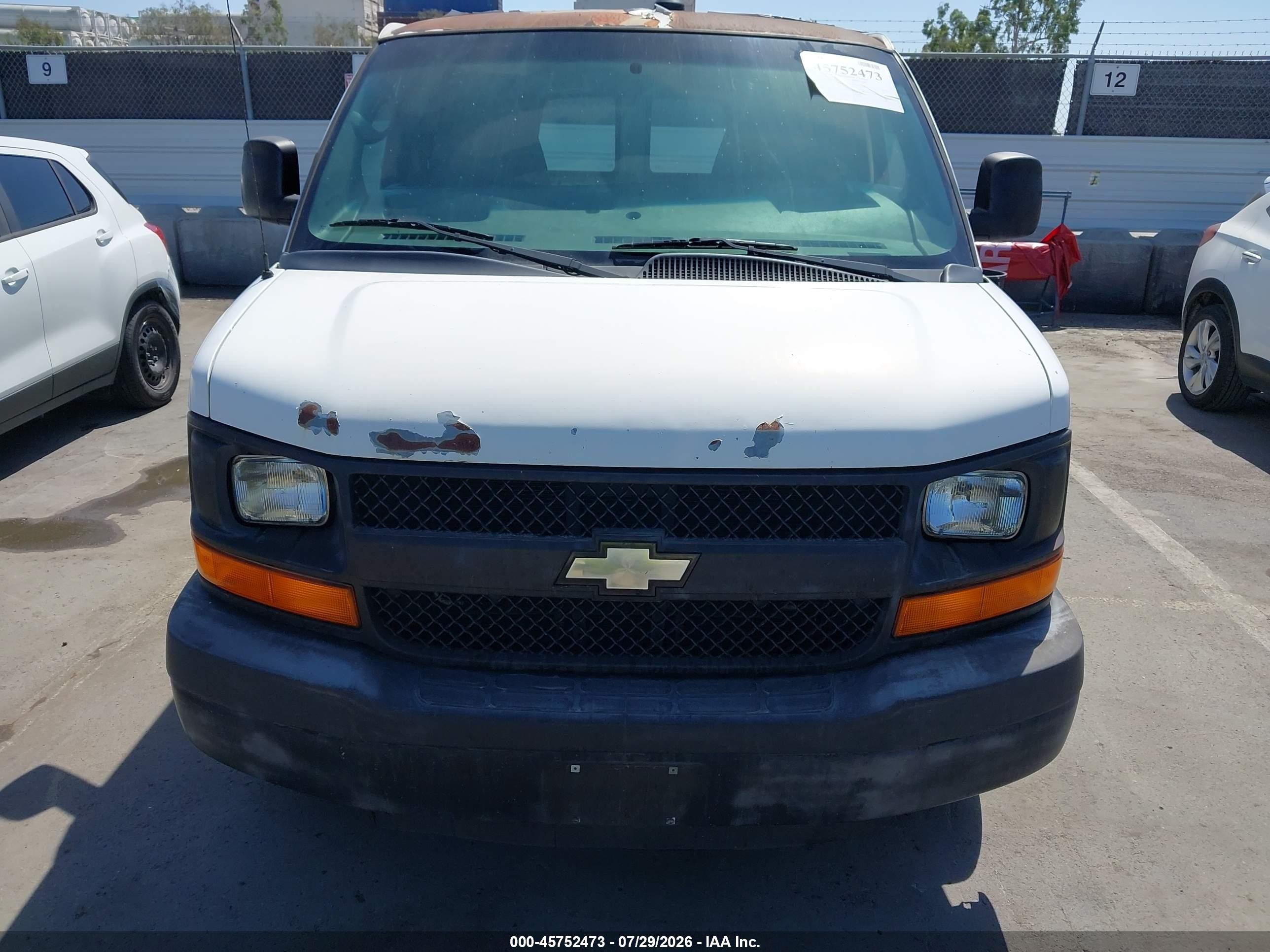 2012 Chevrolet Express 2500 Work Van White vin: 1GCWGFCBXC1117444