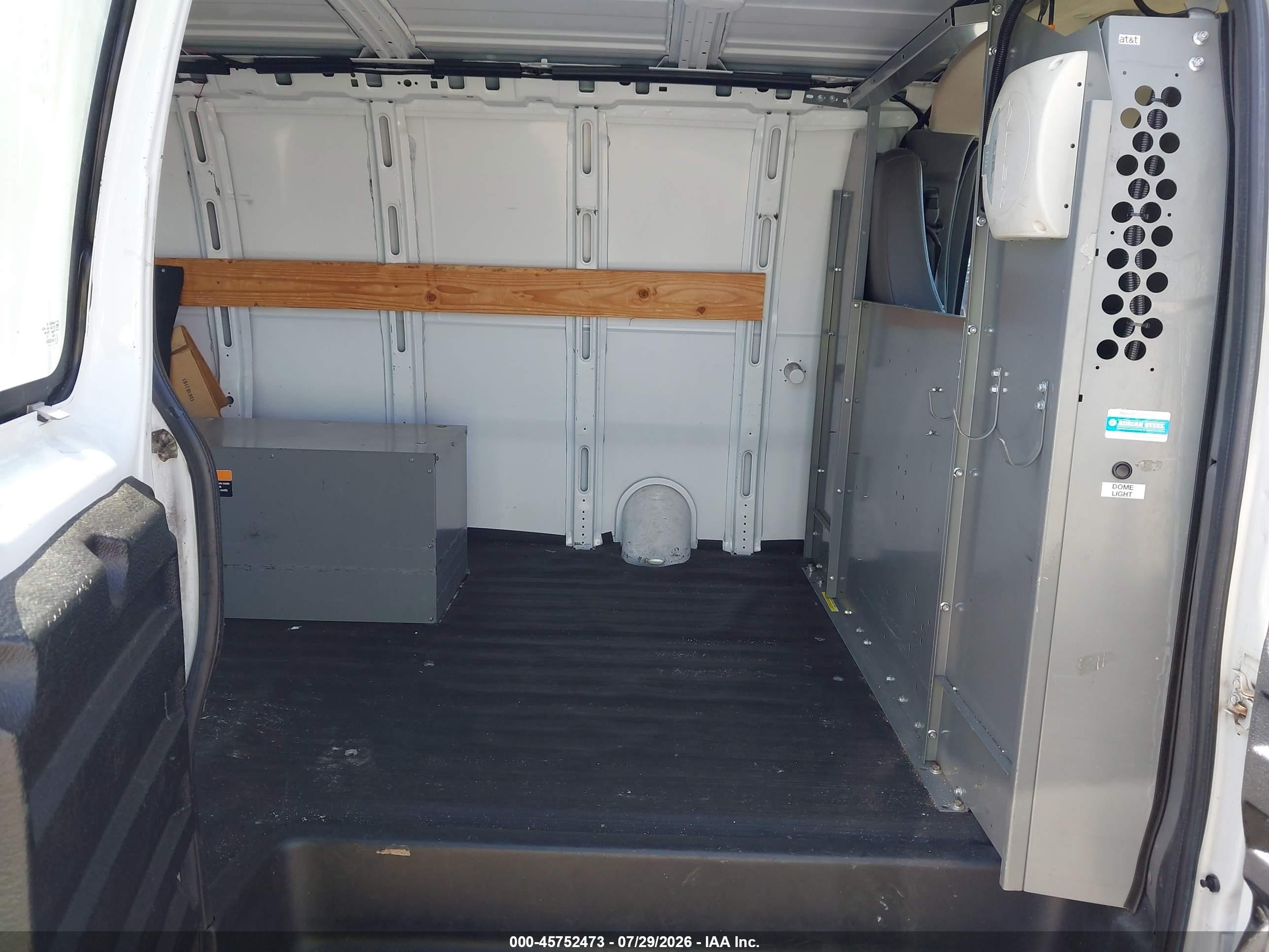 2012 Chevrolet Express 2500 Work Van White vin: 1GCWGFCBXC1117444