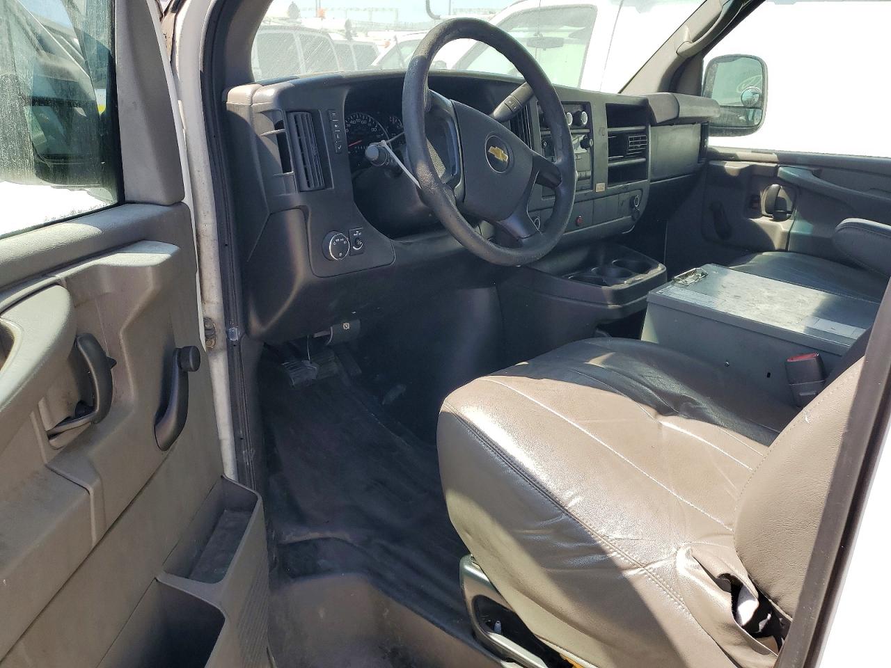 2012 Chev Express 2500 White vin: 1GCWGFCBXC1124958