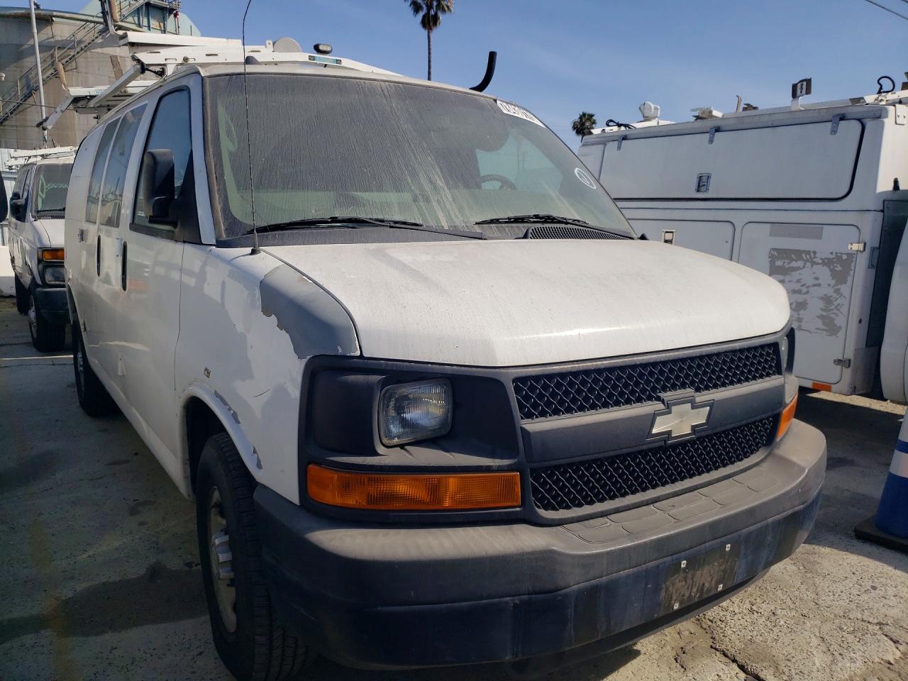 2012 Chev Express 2500 White vin: 1GCWGFCBXC1124958