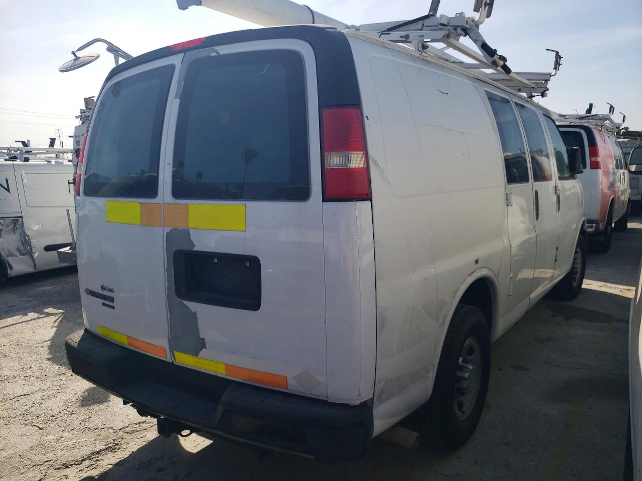2012 Chev Express 2500 White vin: 1GCWGFCBXC1124958