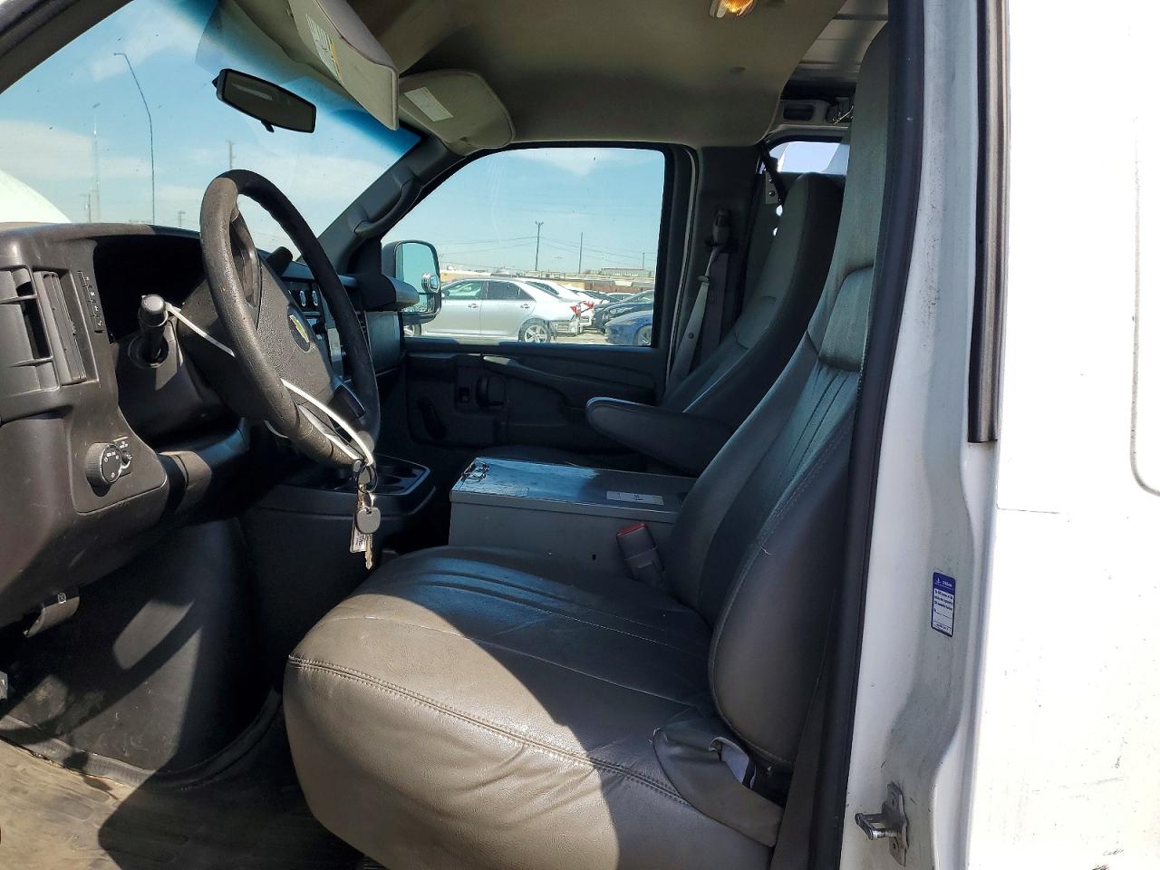 2012 Chev Express 2500 White vin: 1GCWGFCBXC1124958