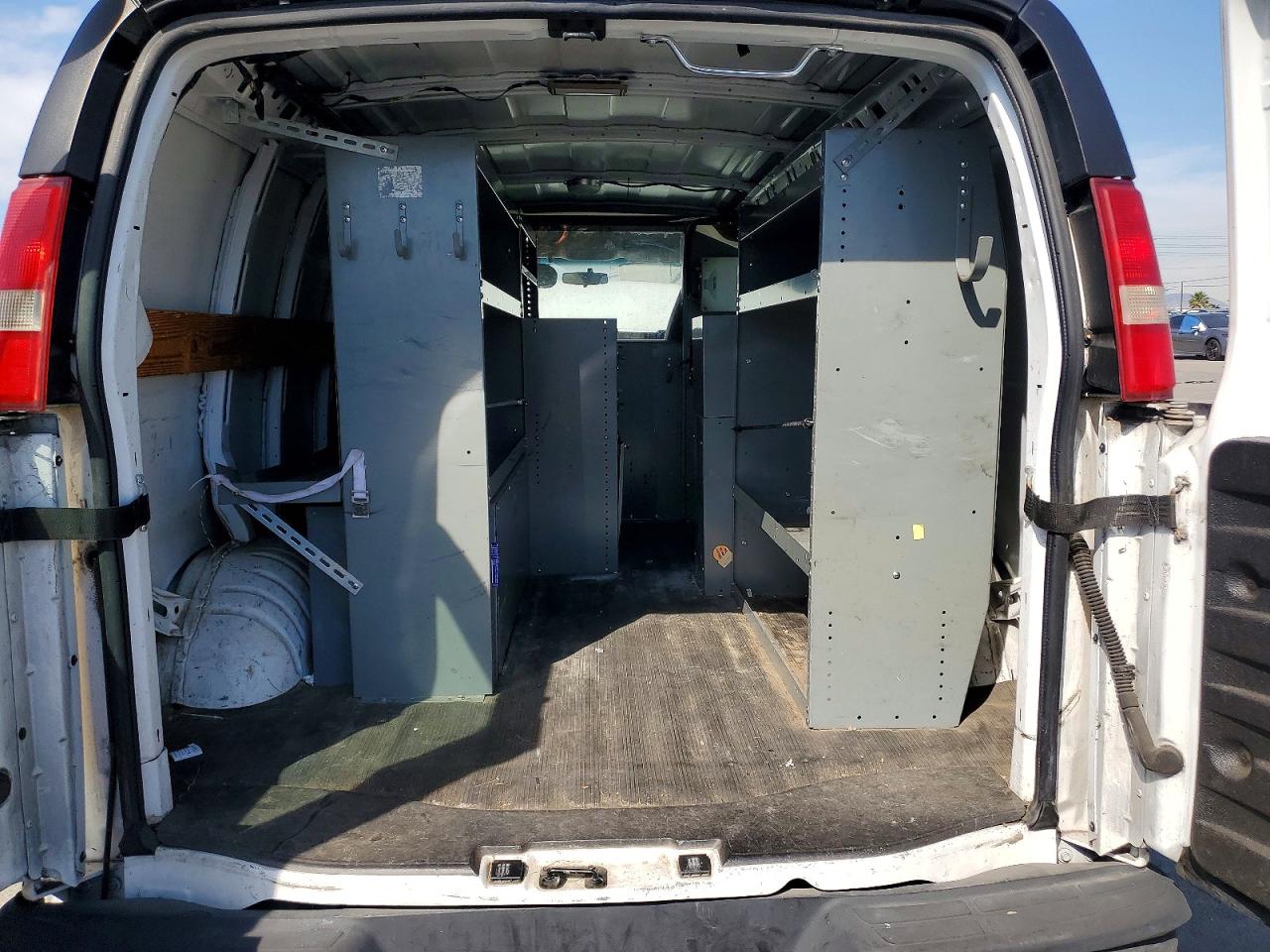 2012 Chev Express 2500 White vin: 1GCWGFCBXC1124958