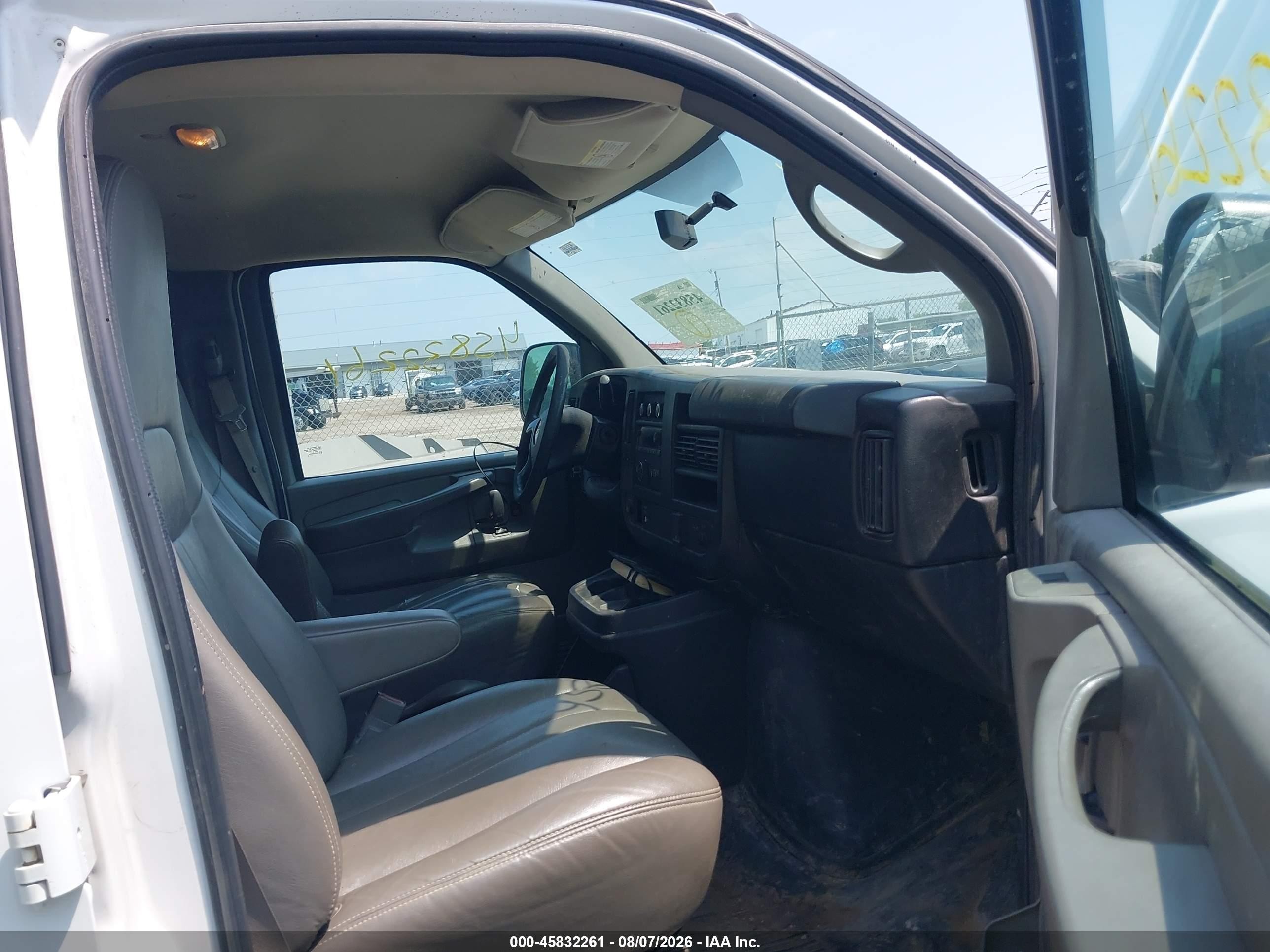 2015 Chevrolet Express 2500 Work Van White vin: 1GCWGFCF0F1283107