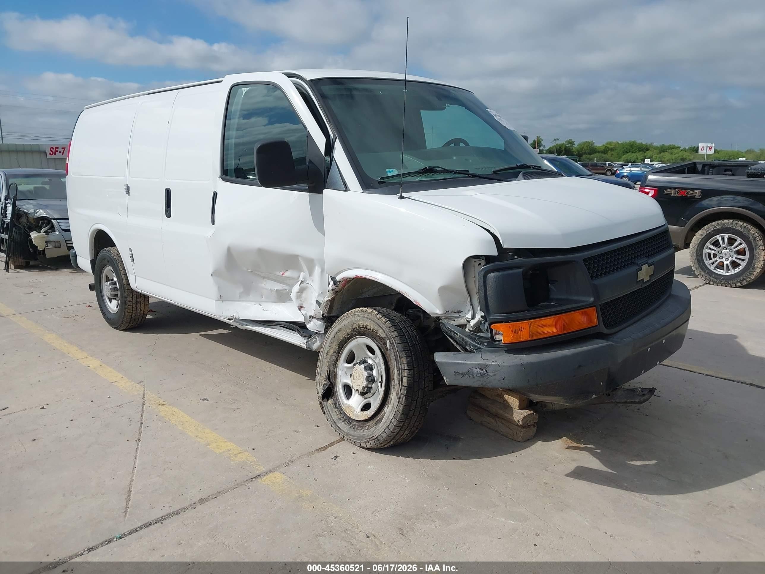 2015 Chevrolet Express 2500 Work Van White vin: 1GCWGFCF1F1246812