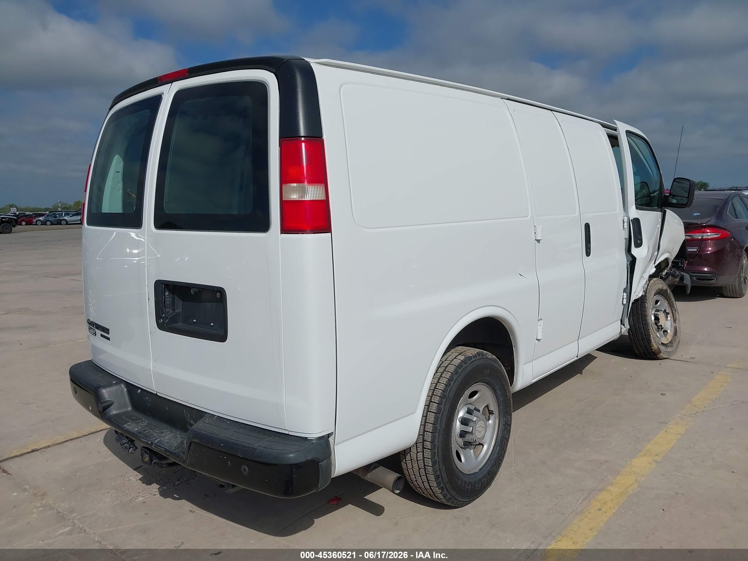 2015 Chevrolet Express 2500 Work Van White vin: 1GCWGFCF1F1246812