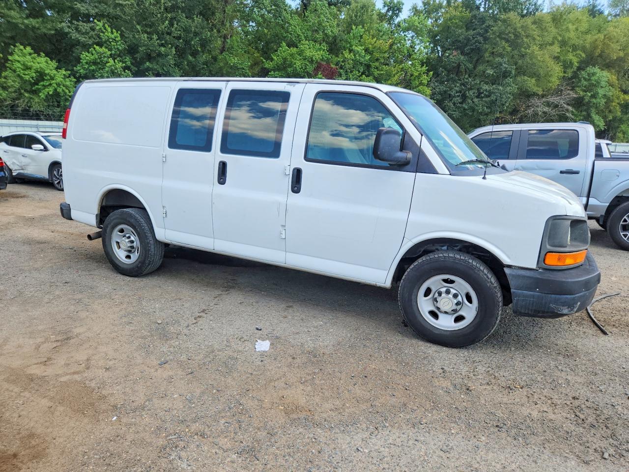 2015 Chevrolet Express G2500 White vin: 1GCWGFCF2F1116280