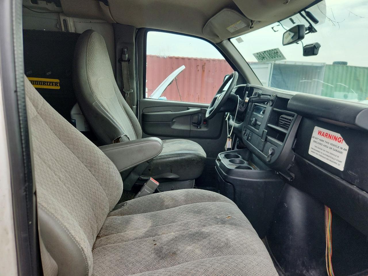2015 Chevrolet Express G2500 Yellow vin: 1GCWGFCF3F1253695