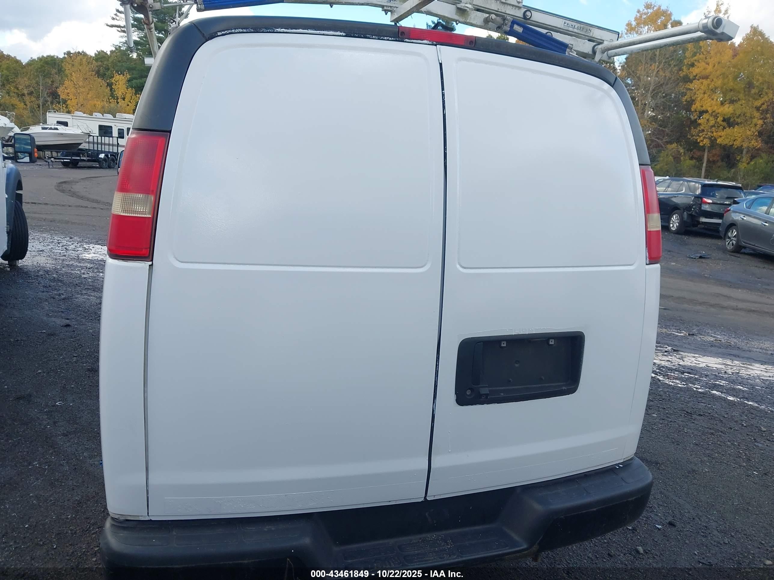 2015 Chevrolet Express 2500 Work Van White vin: 1GCWGFCF5F1168437