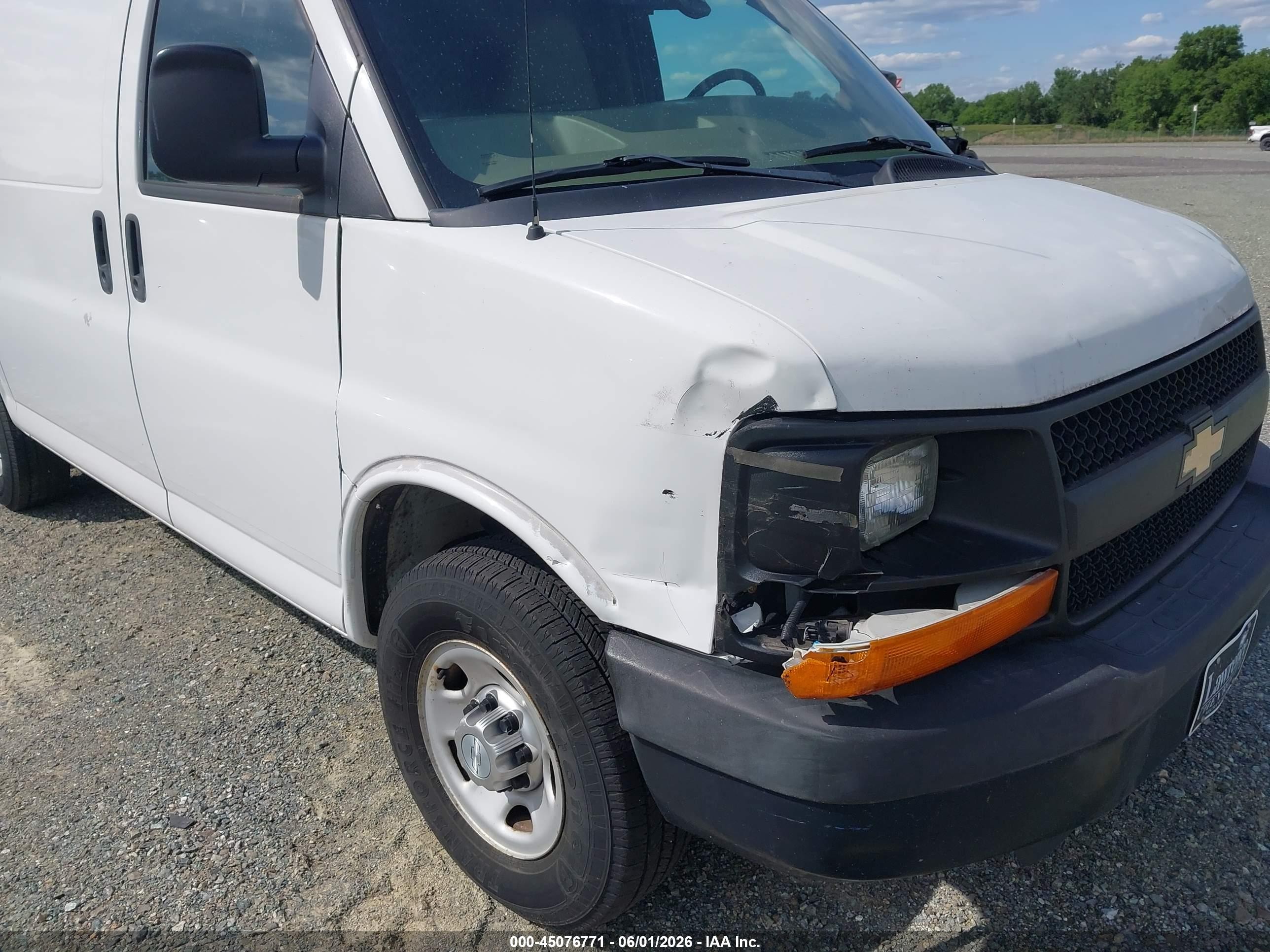 2015 Chevrolet Express 2500 Work Van White vin: 1GCWGFCF5F1185836
