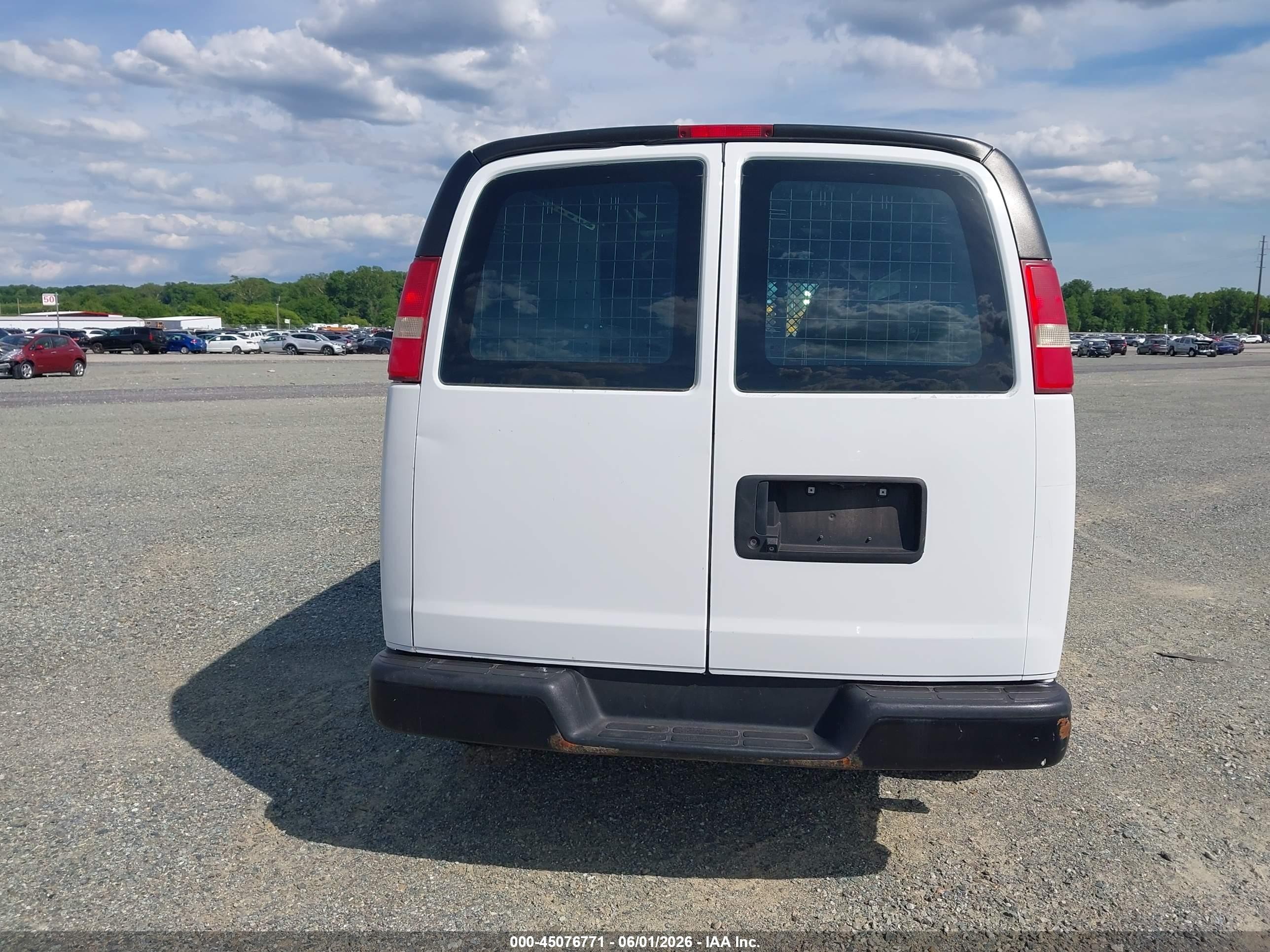 2015 Chevrolet Express 2500 Work Van White vin: 1GCWGFCF5F1185836