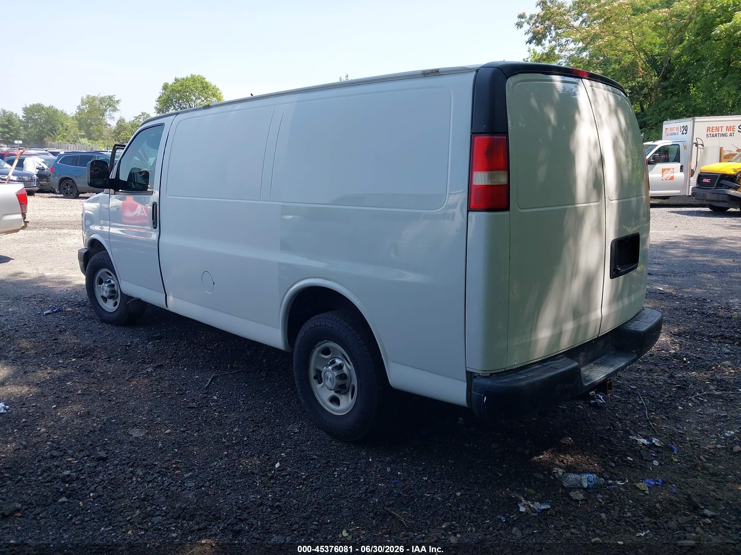 2015 Chevrolet Express 2500 Work Van White vin: 1GCWGFCFXF1168160