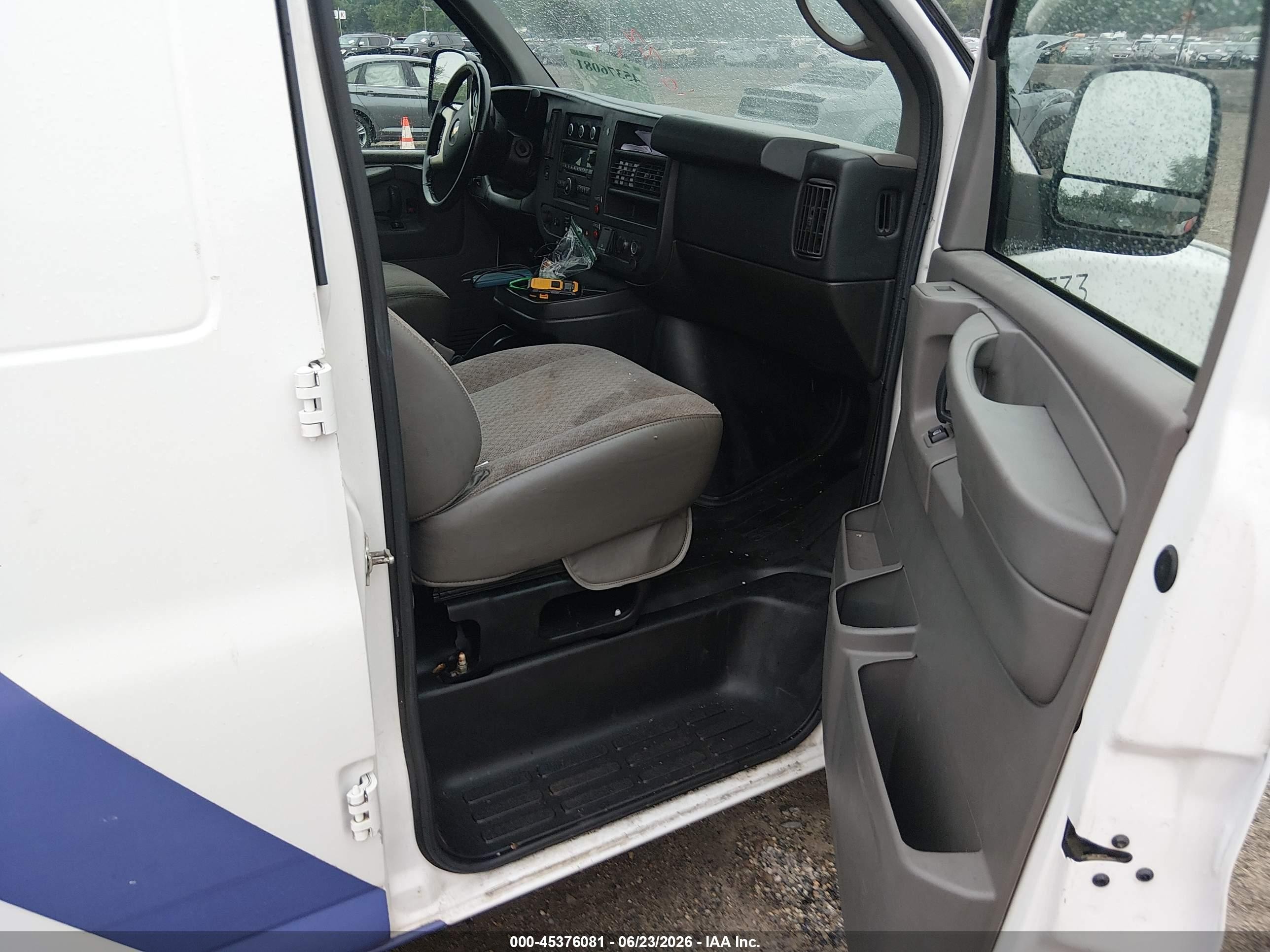 2015 Chevrolet Express 2500 Work Van White vin: 1GCWGFCFXF1168160