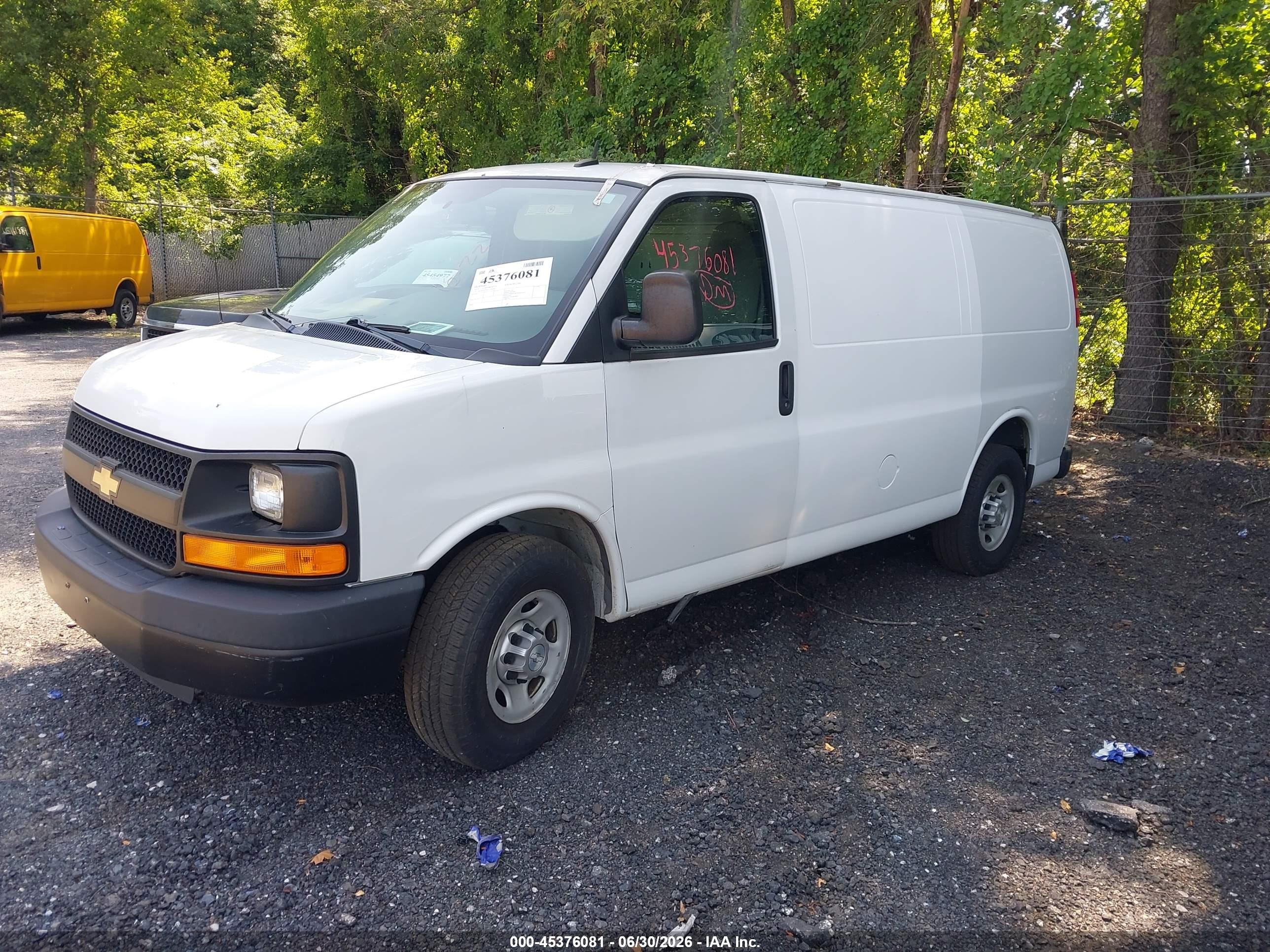 2015 Chevrolet Express 2500 Work Van White vin: 1GCWGFCFXF1168160