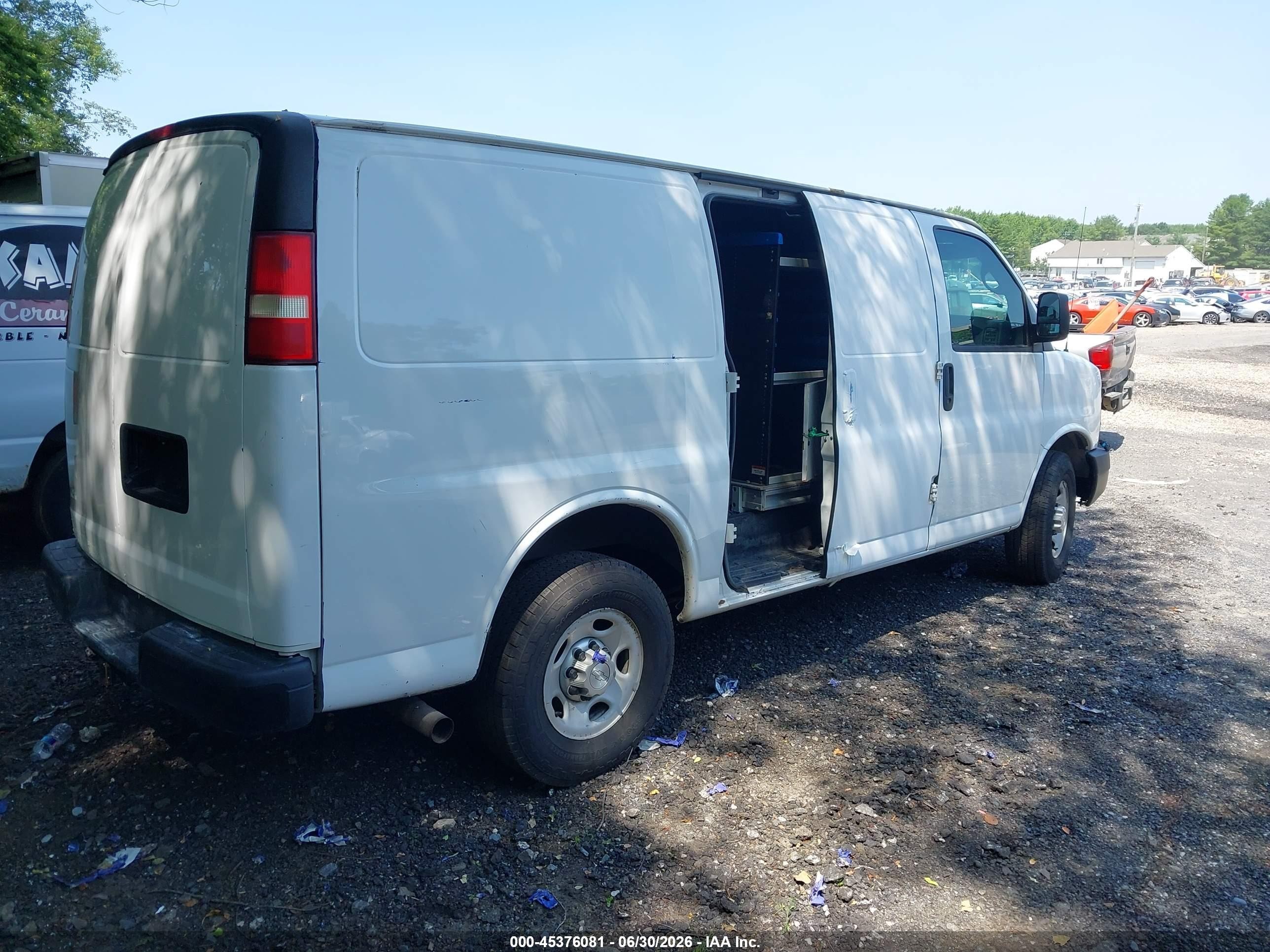 2015 Chevrolet Express 2500 Work Van White vin: 1GCWGFCFXF1168160