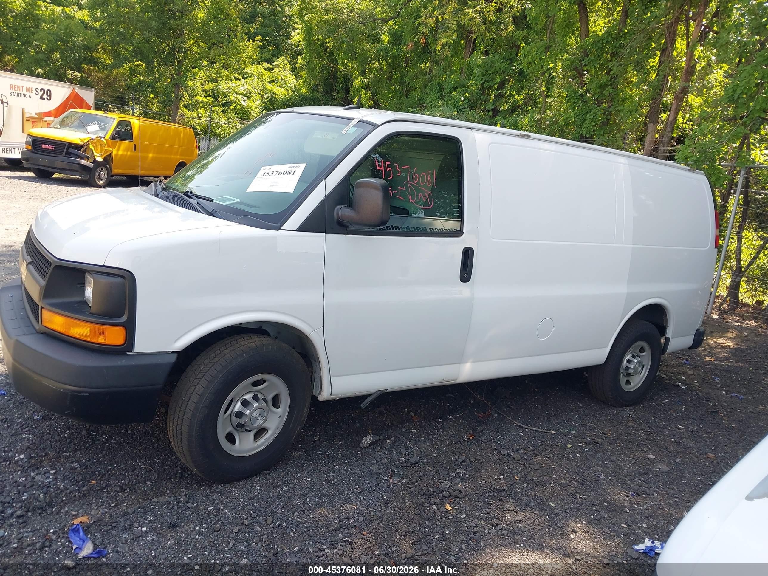 2015 Chevrolet Express 2500 Work Van White vin: 1GCWGFCFXF1168160