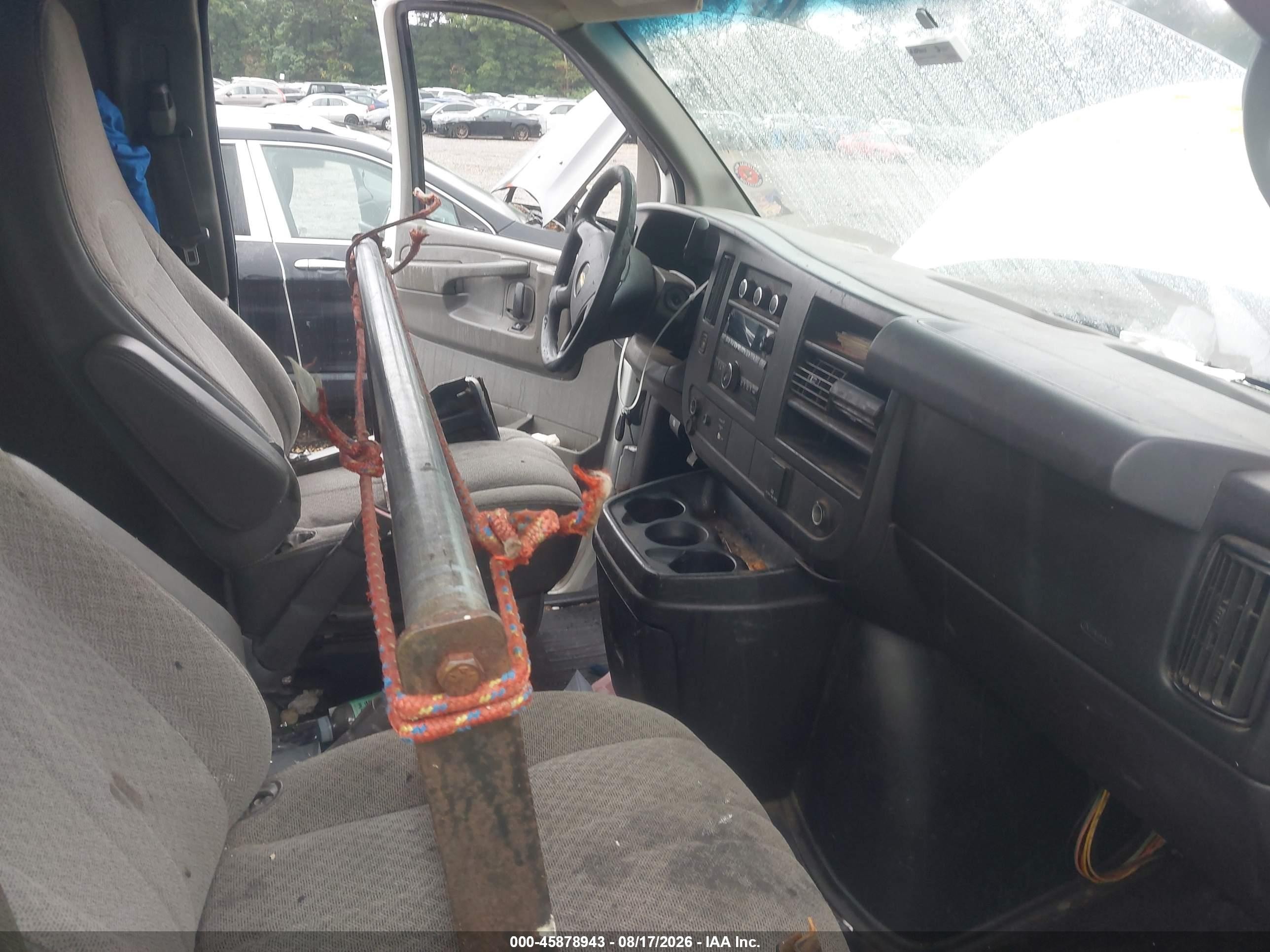 2015 Chevrolet Express 2500 Work Van Белый vin: 1GCWGFCFXF1262460