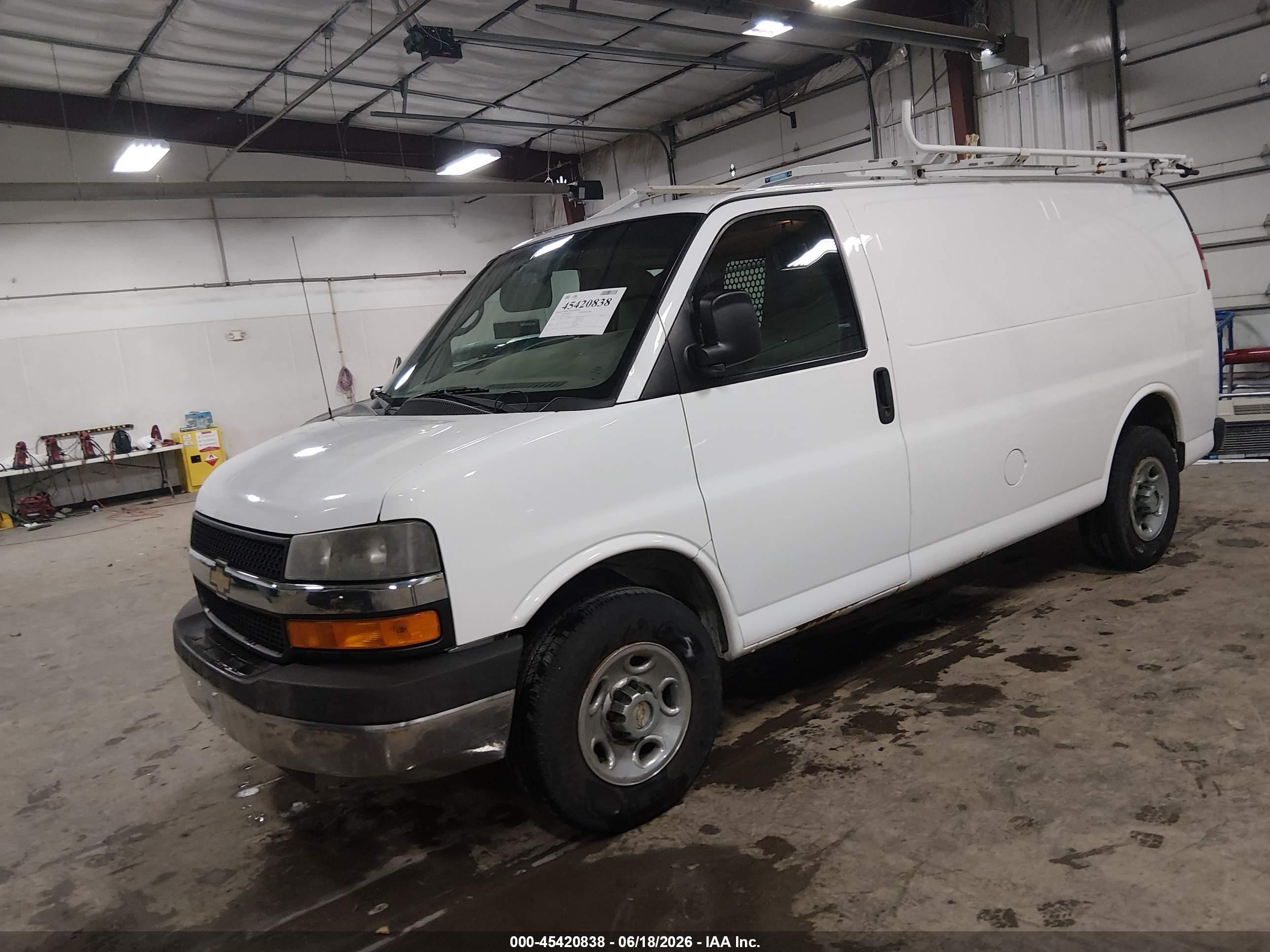 2014 Chevrolet Express 2500 Work Van White vin: 1GCWGFCG7E1108778