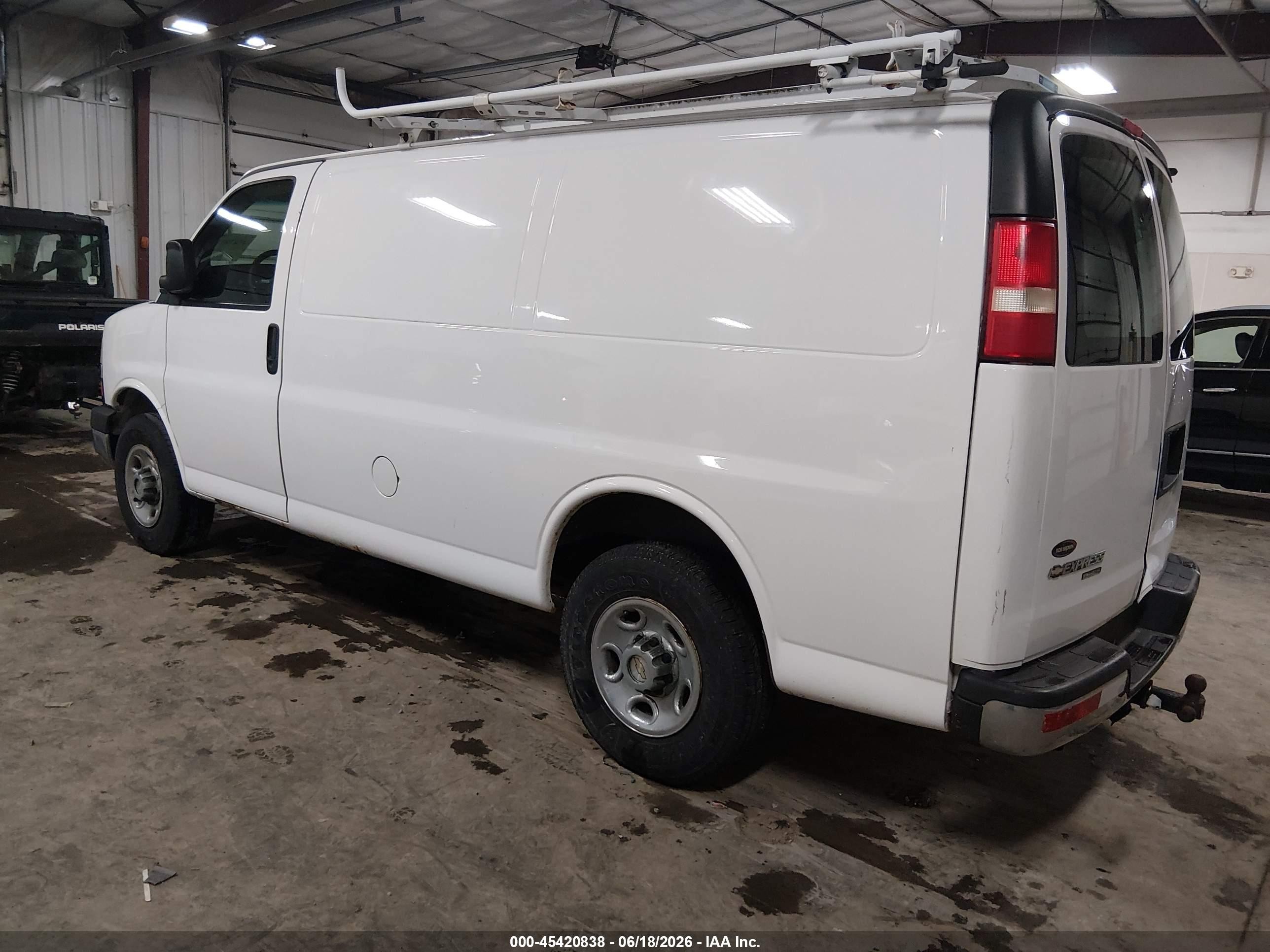 2014 Chevrolet Express 2500 Work Van White vin: 1GCWGFCG7E1108778
