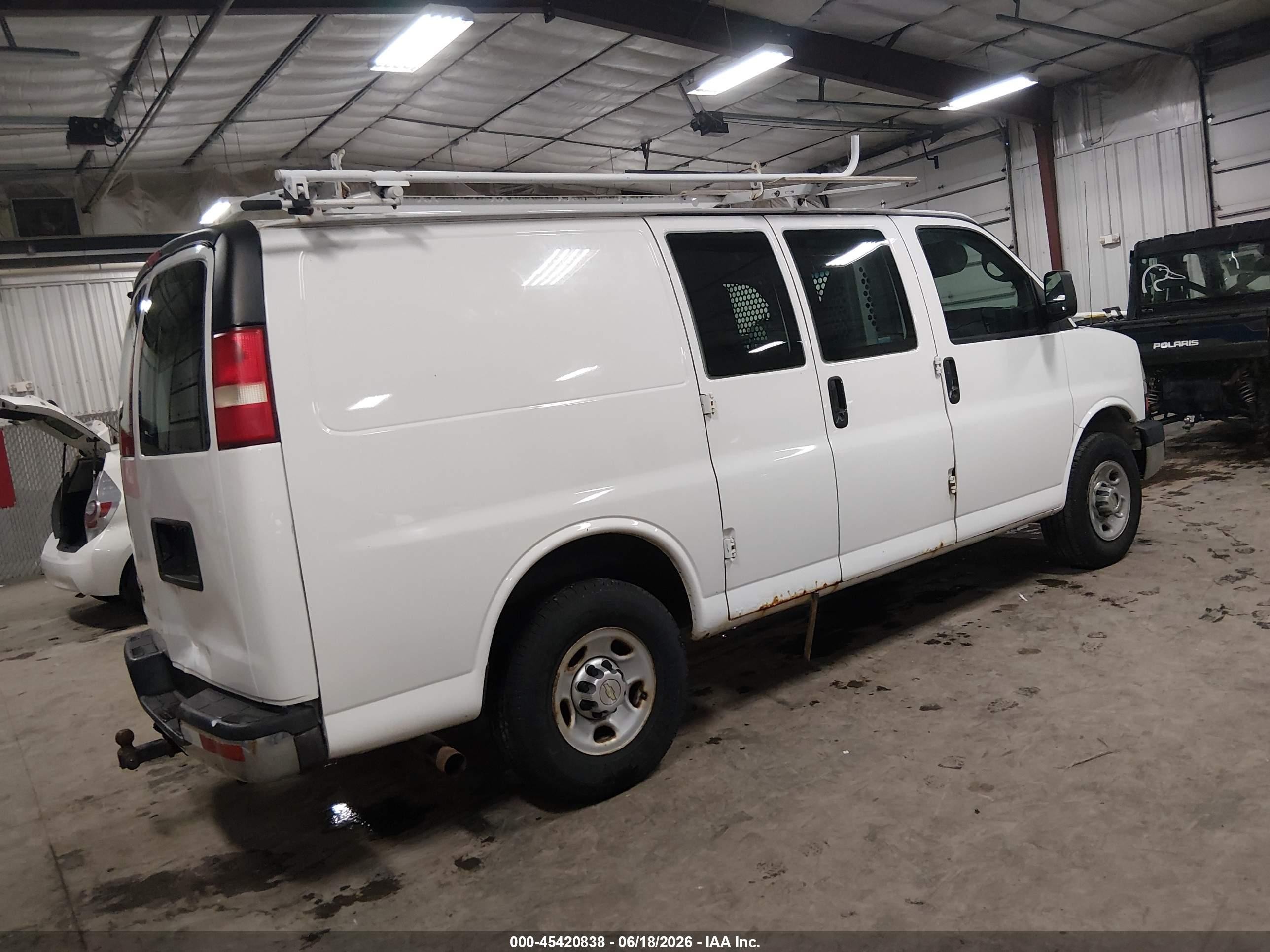 2014 Chevrolet Express 2500 Work Van White vin: 1GCWGFCG7E1108778