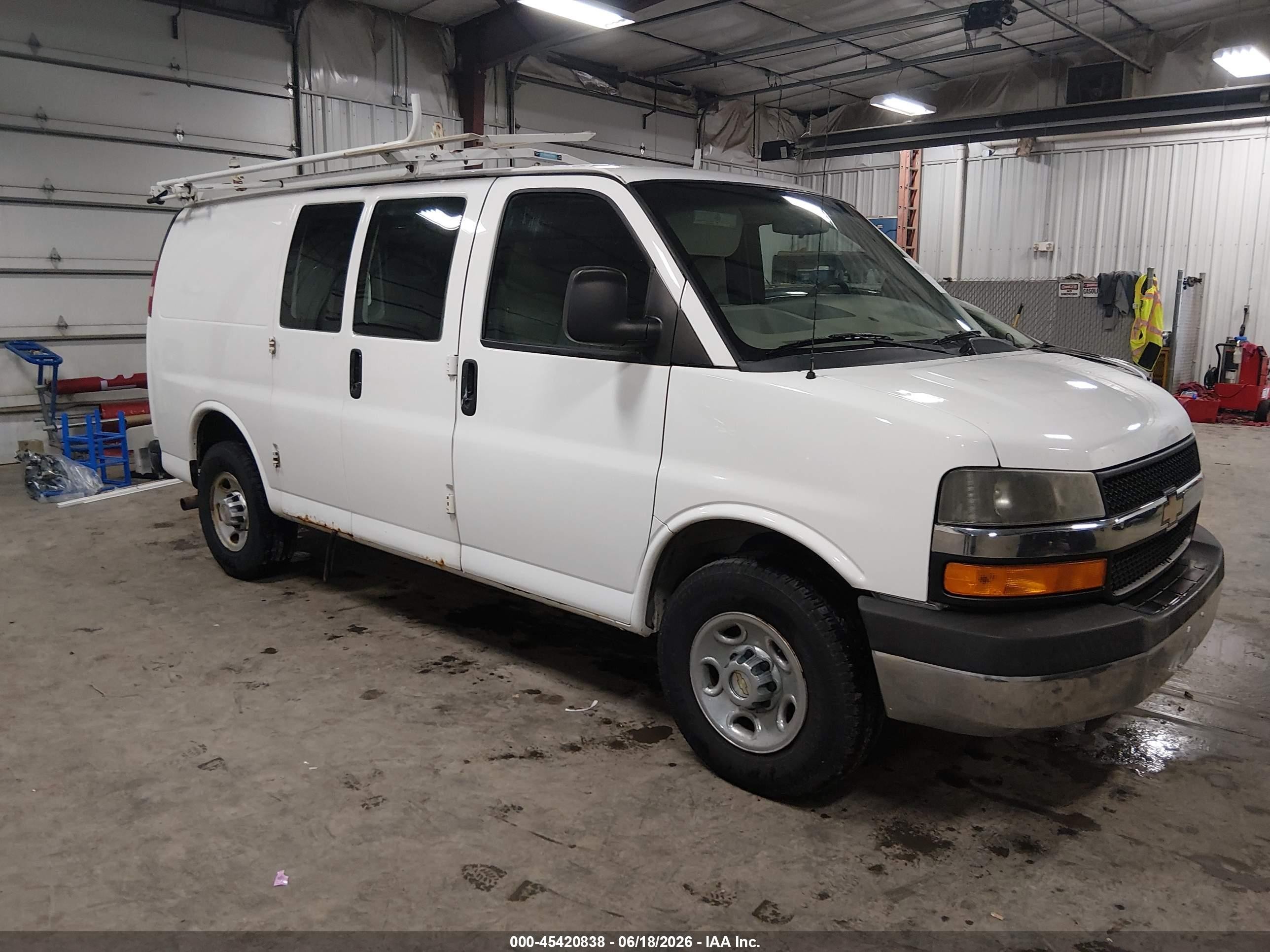 2014 Chevrolet Express 2500 Work Van White vin: 1GCWGFCG7E1108778