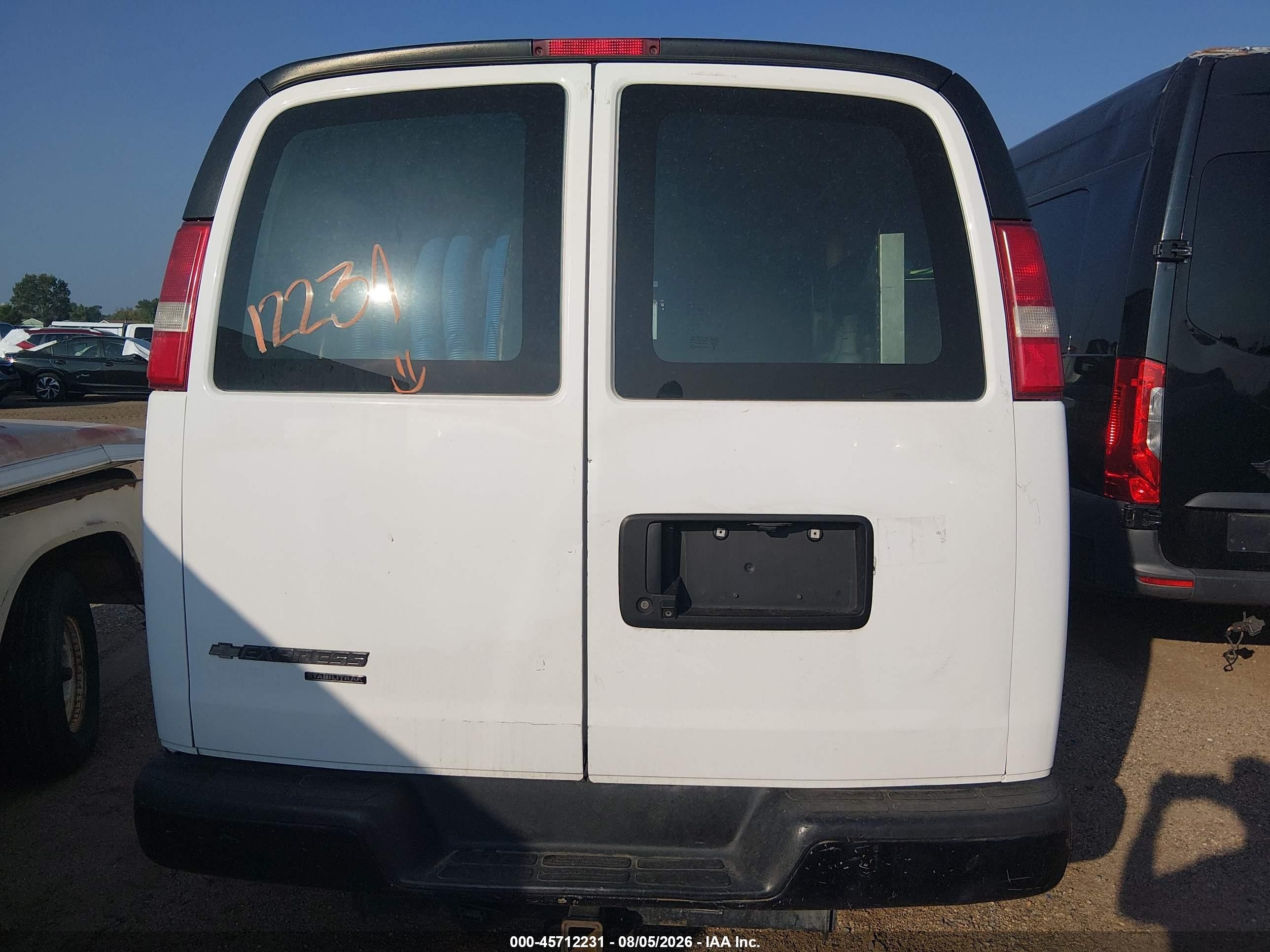 2015 Chevrolet Express 2500 Work Van White vin: 1GCWGFCG9F1226509