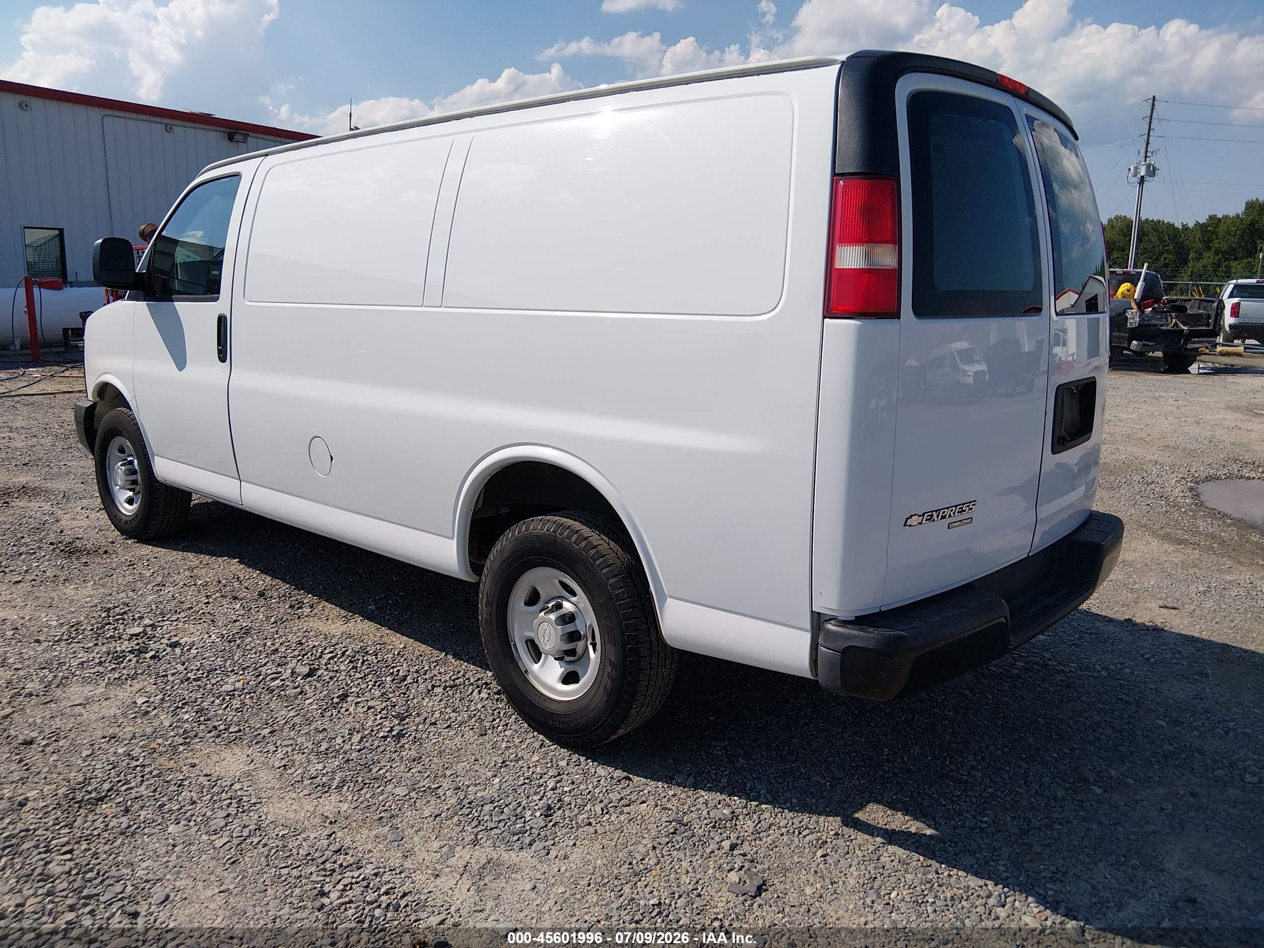2015 Chevrolet Express 2500 Work Van White vin: 1GCWGFCGXF1242959
