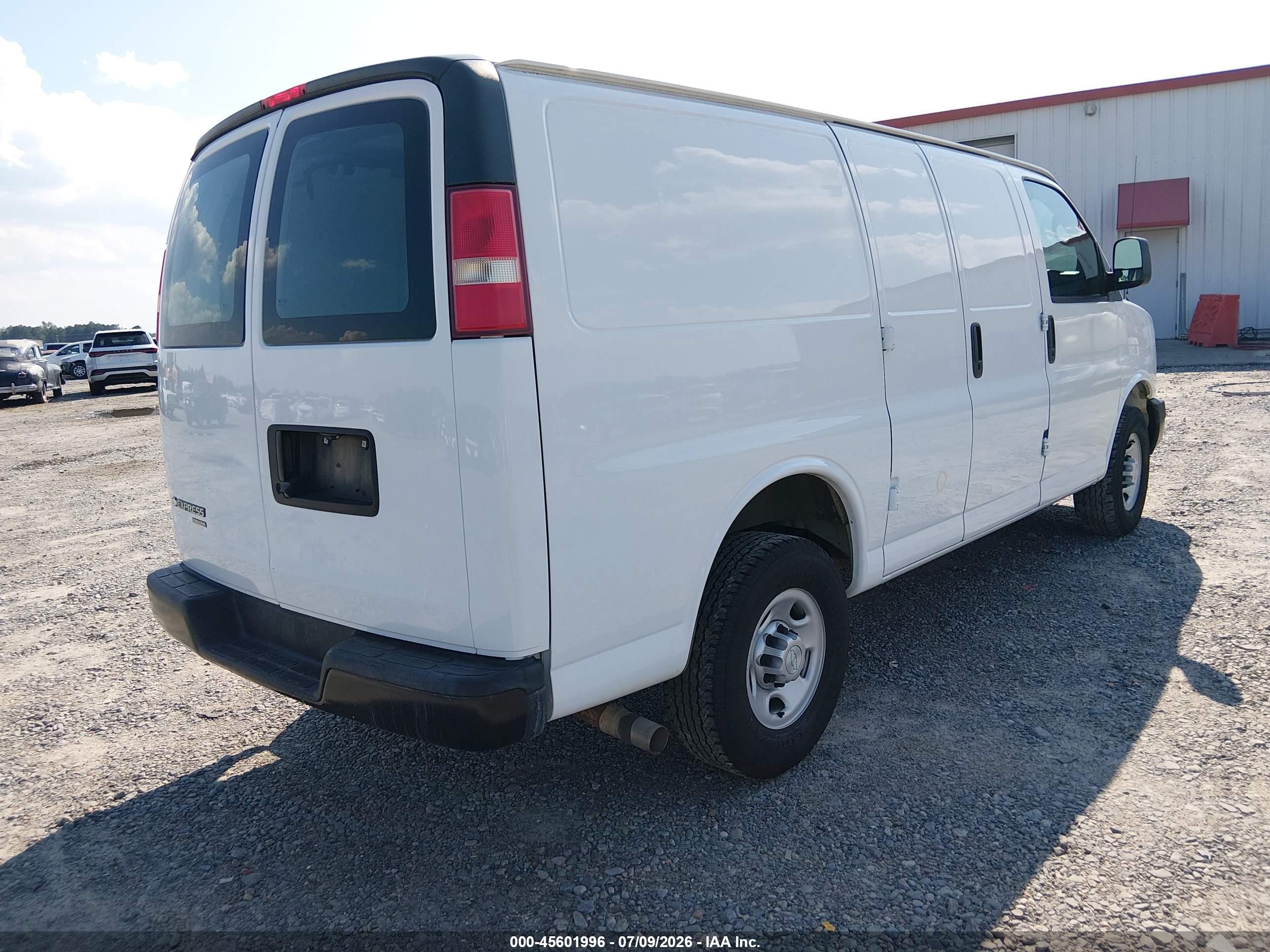 2015 Chevrolet Express 2500 Work Van White vin: 1GCWGFCGXF1242959