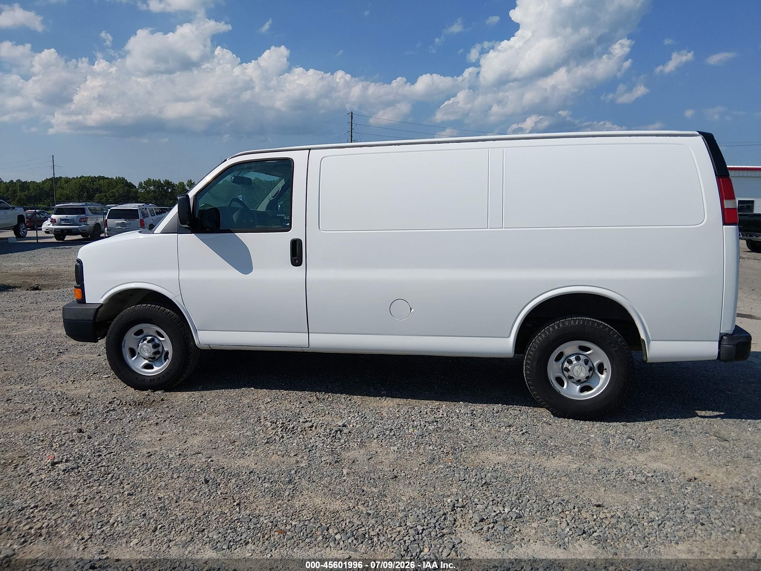 2015 Chevrolet Express 2500 Work Van White vin: 1GCWGFCGXF1242959