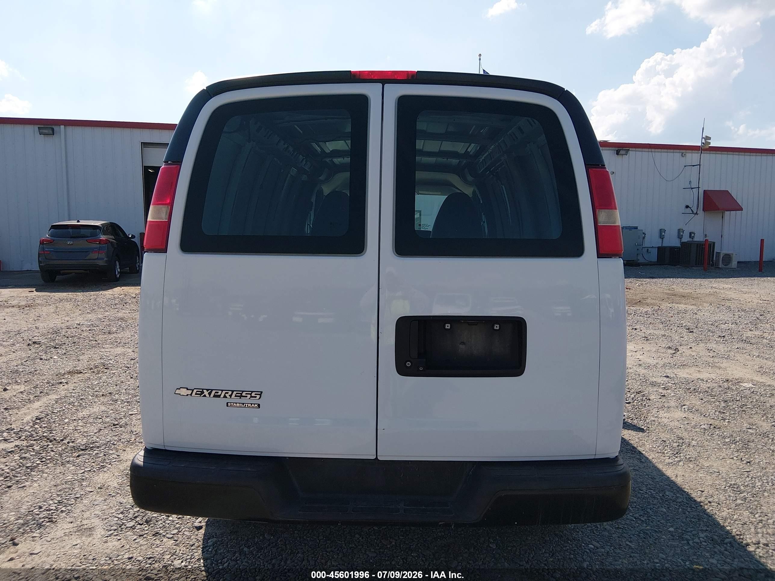 2015 Chevrolet Express 2500 Work Van White vin: 1GCWGFCGXF1242959