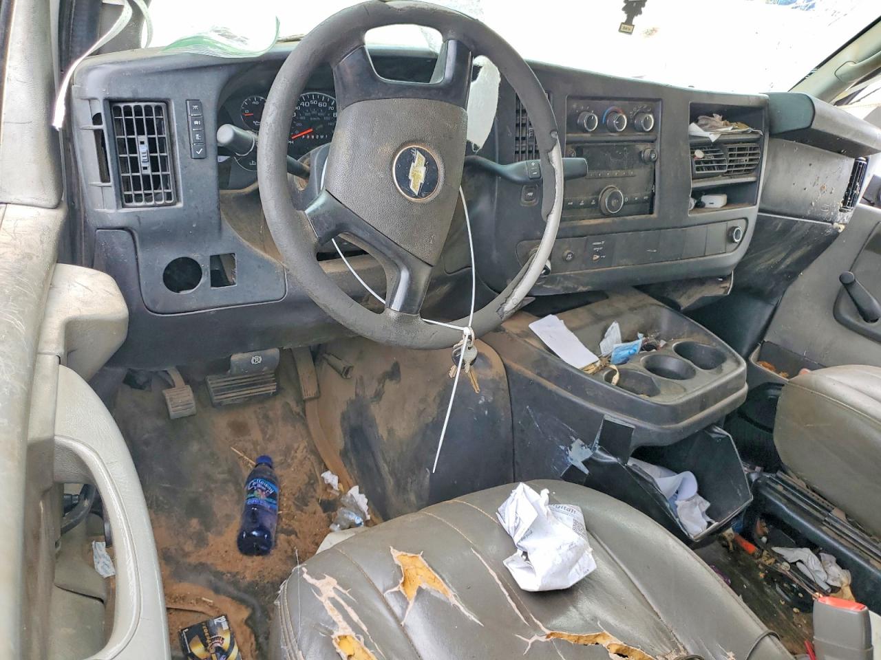 2011 Chevrolet Express G2500 Белый vin: 1GCWGFFA1B1132321