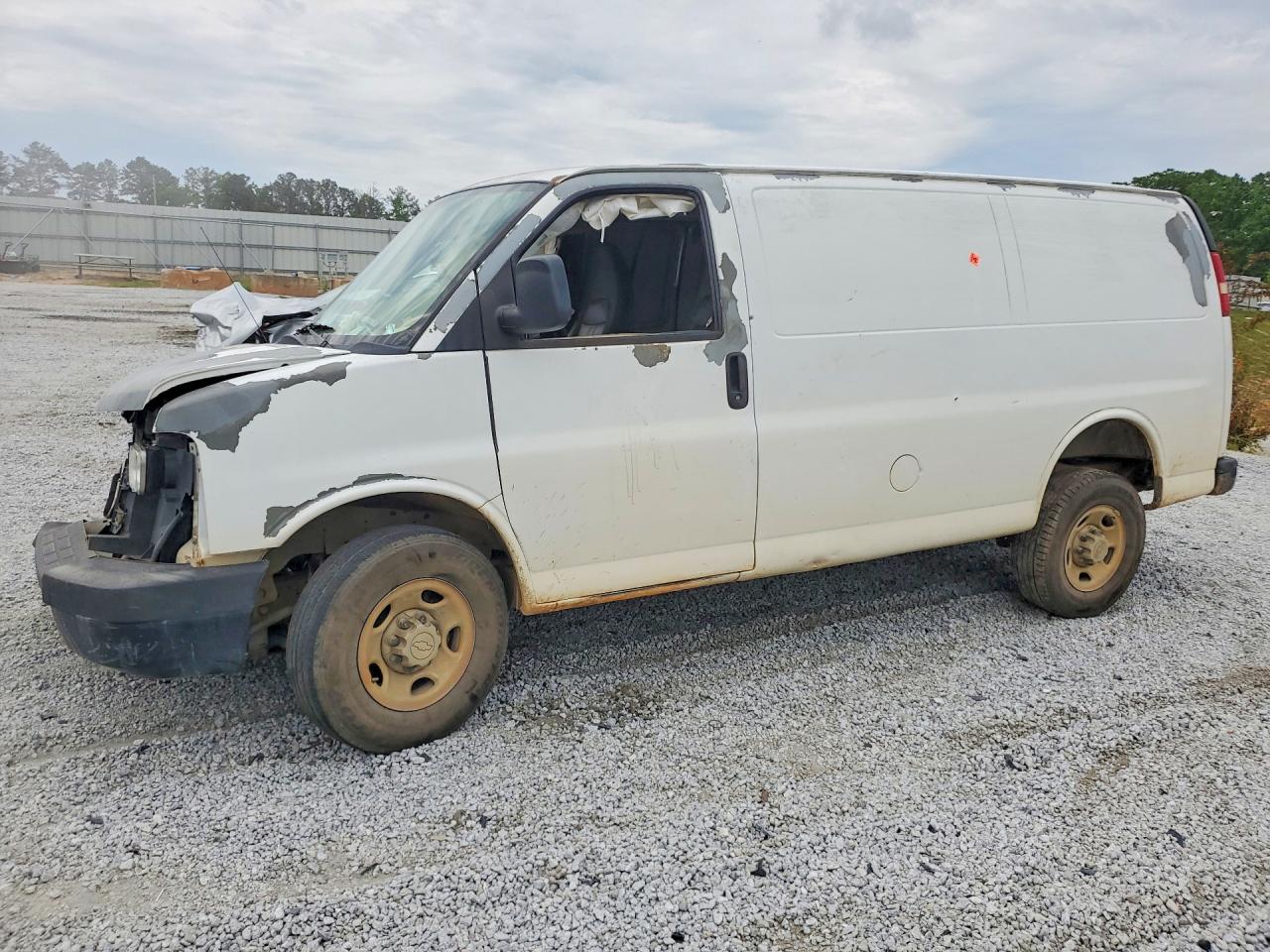 2011 Chevrolet Express G2500 Белый vin: 1GCWGFFA1B1132321