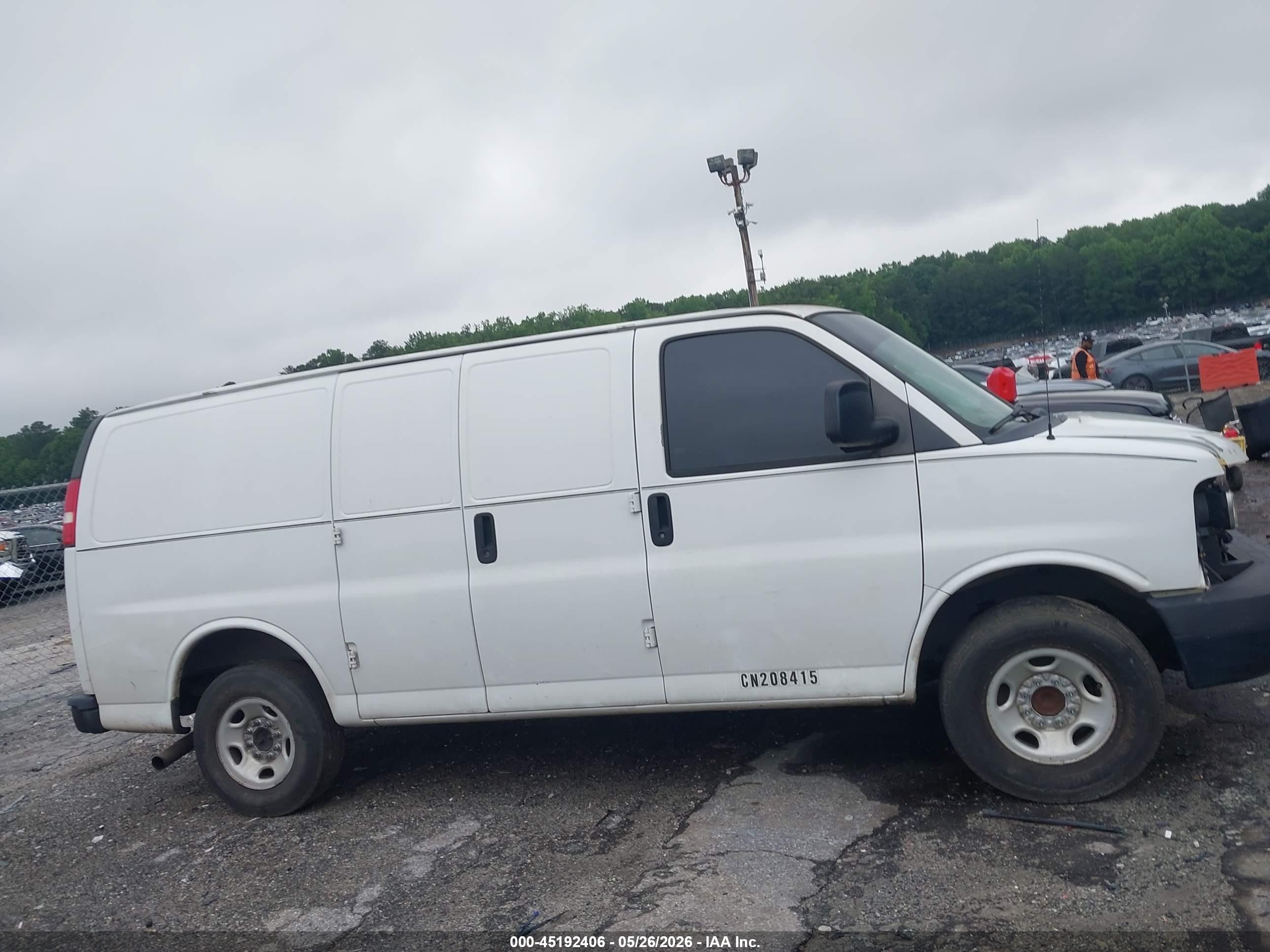 2011 Chevrolet Express 2500 Work Van White vin: 1GCWGFFA3B1125855
