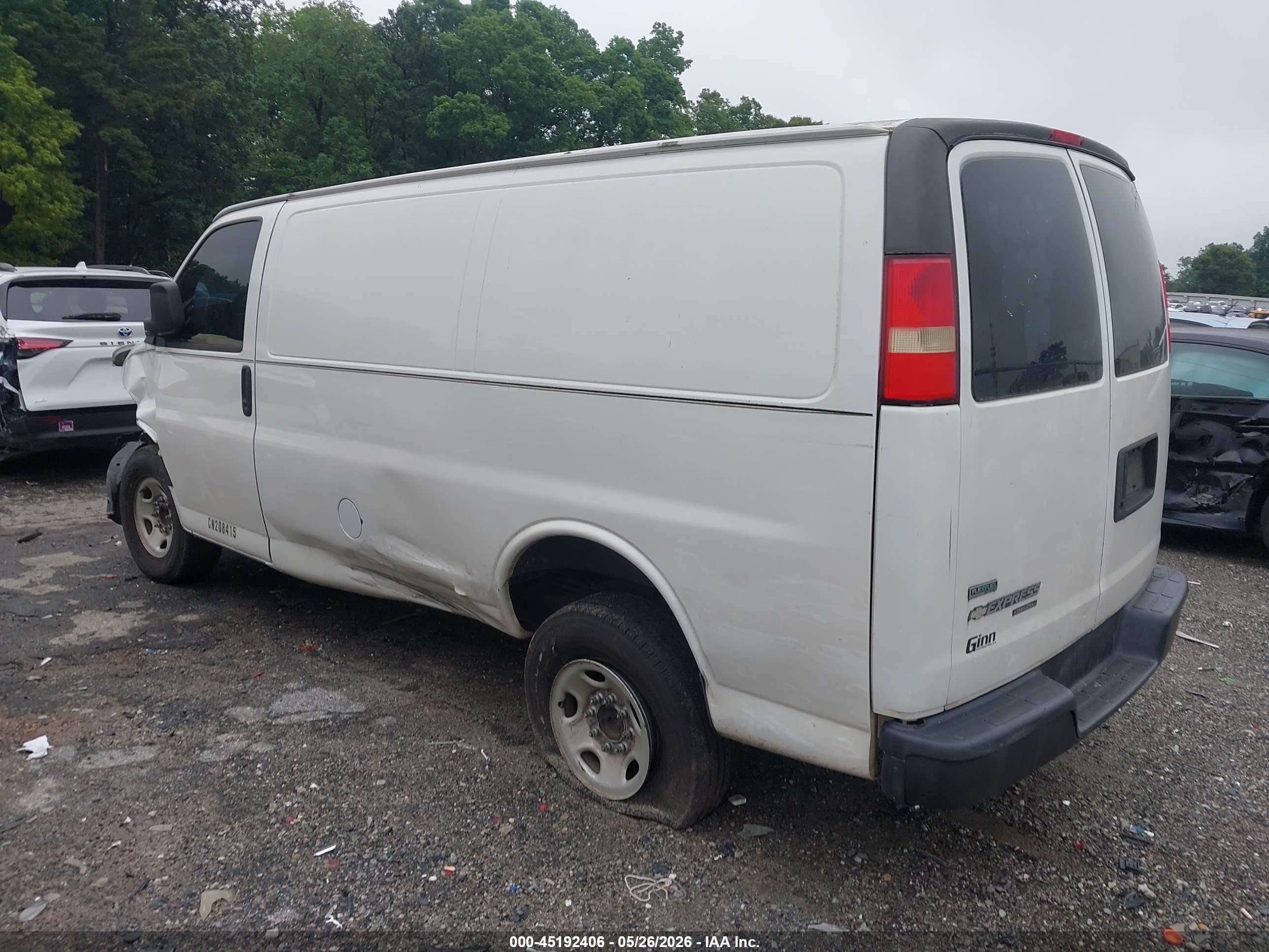 2011 Chevrolet Express 2500 Work Van White vin: 1GCWGFFA3B1125855