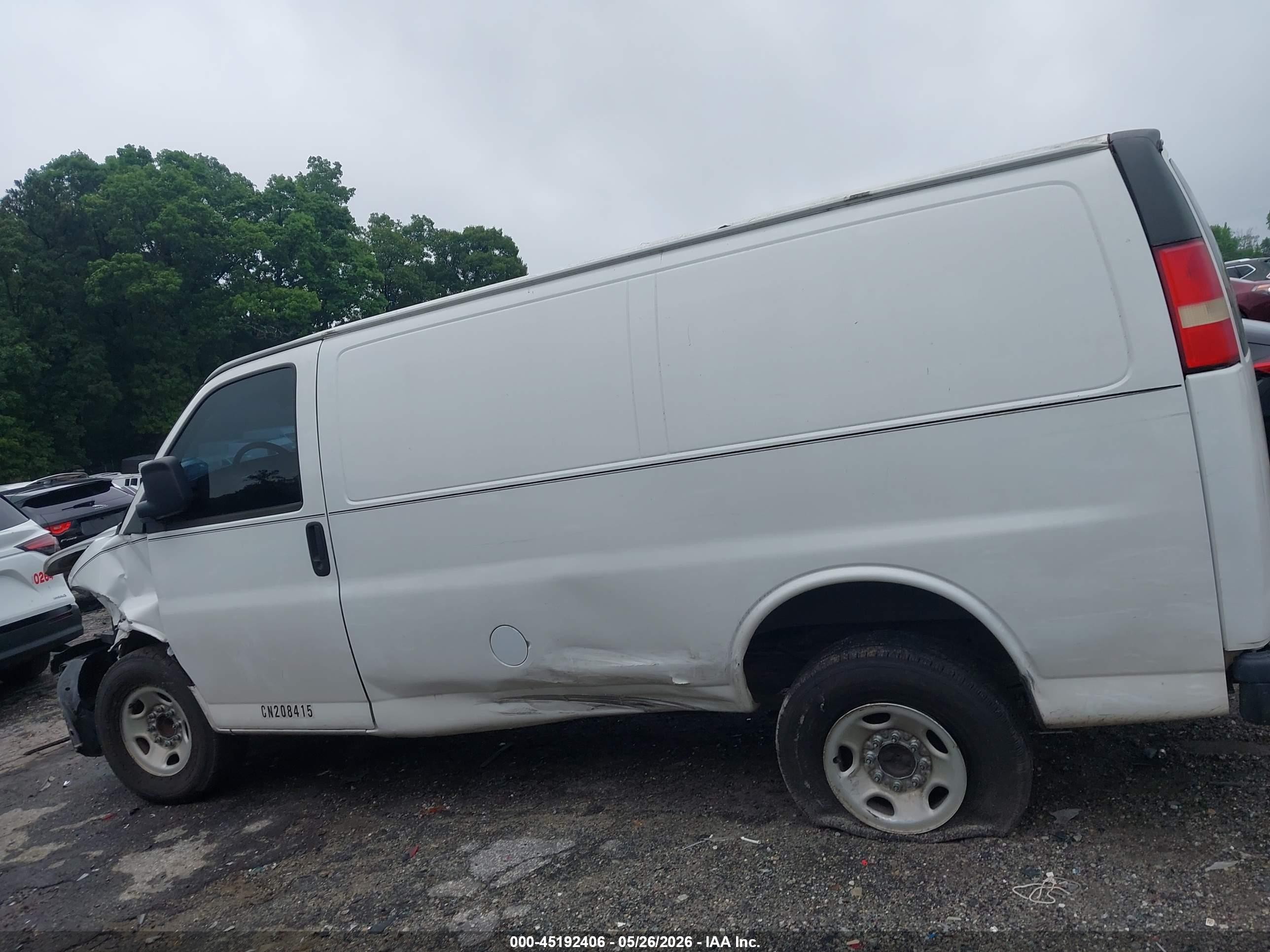 2011 Chevrolet Express 2500 Work Van White vin: 1GCWGFFA3B1125855