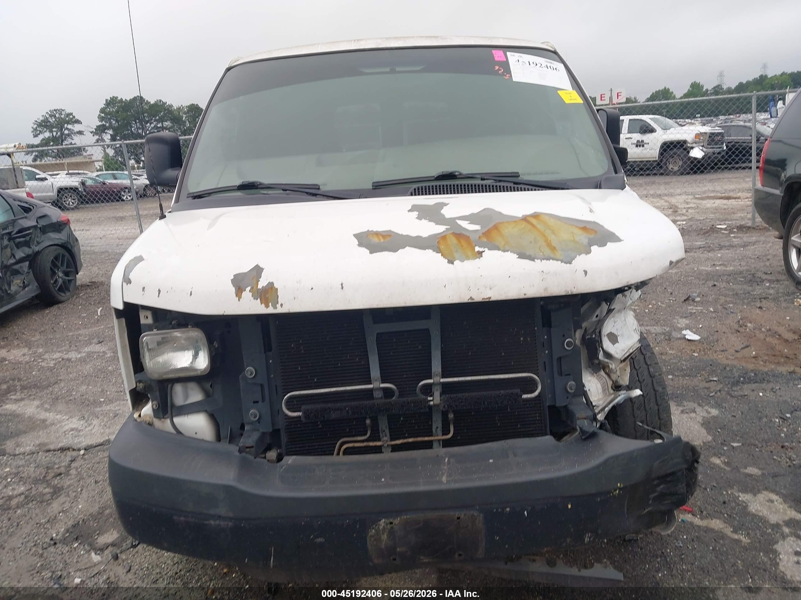 2011 Chevrolet Express 2500 Work Van White vin: 1GCWGFFA3B1125855