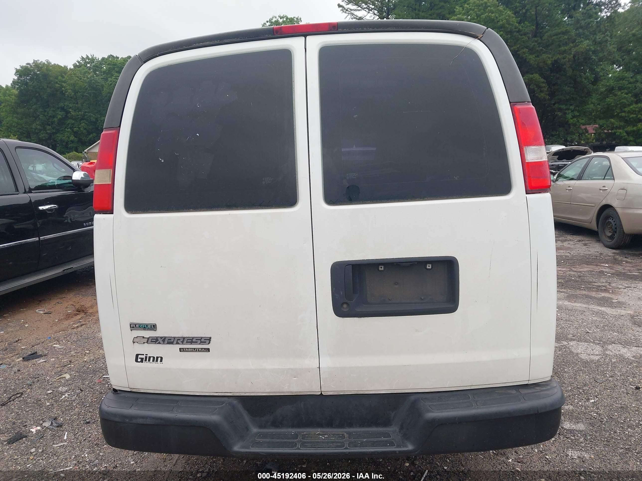 2011 Chevrolet Express 2500 Work Van White vin: 1GCWGFFA3B1125855