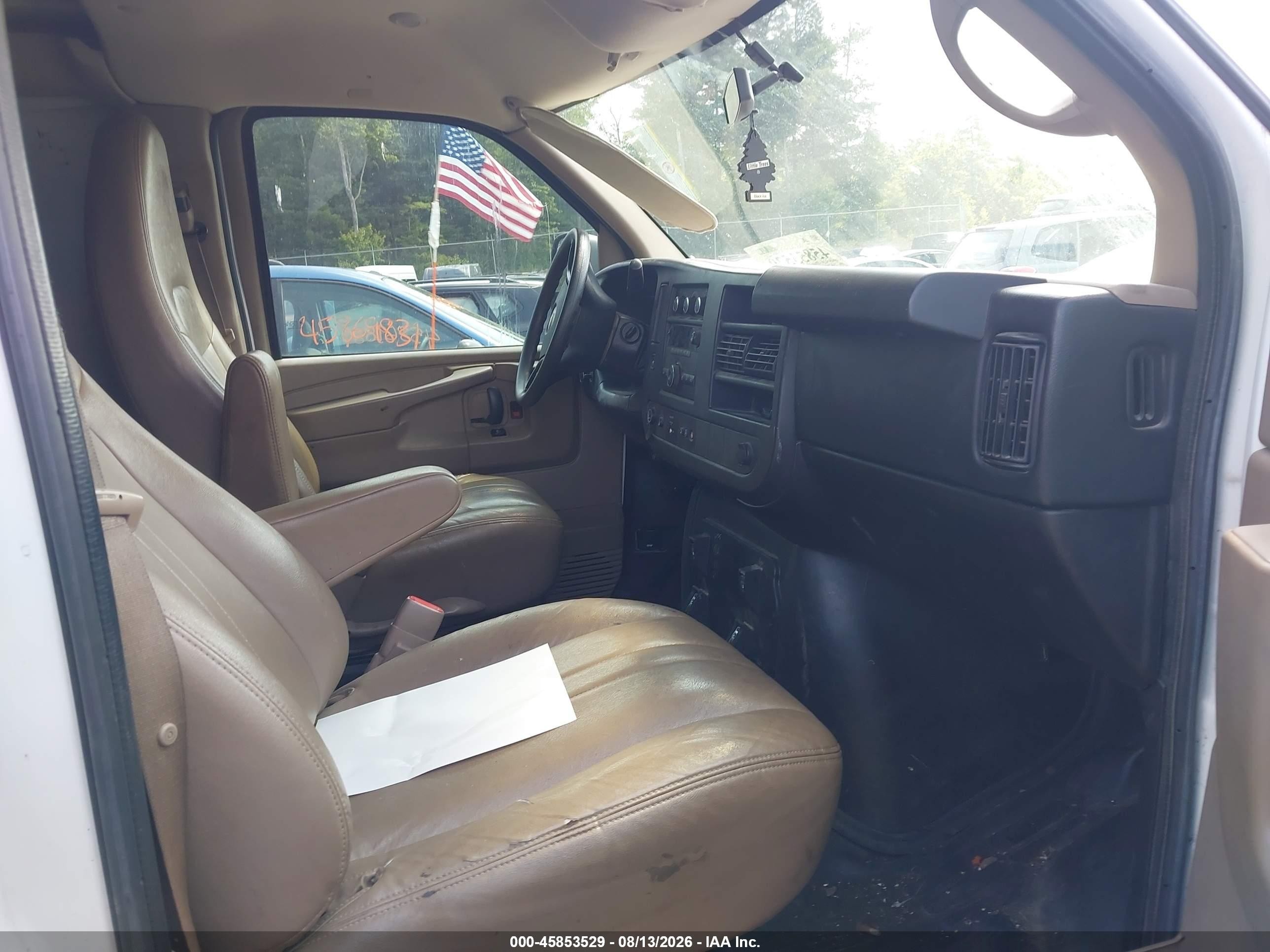 2014 Chevrolet Express 2500 Work Van White vin: 1GCWGFFA3E1182156