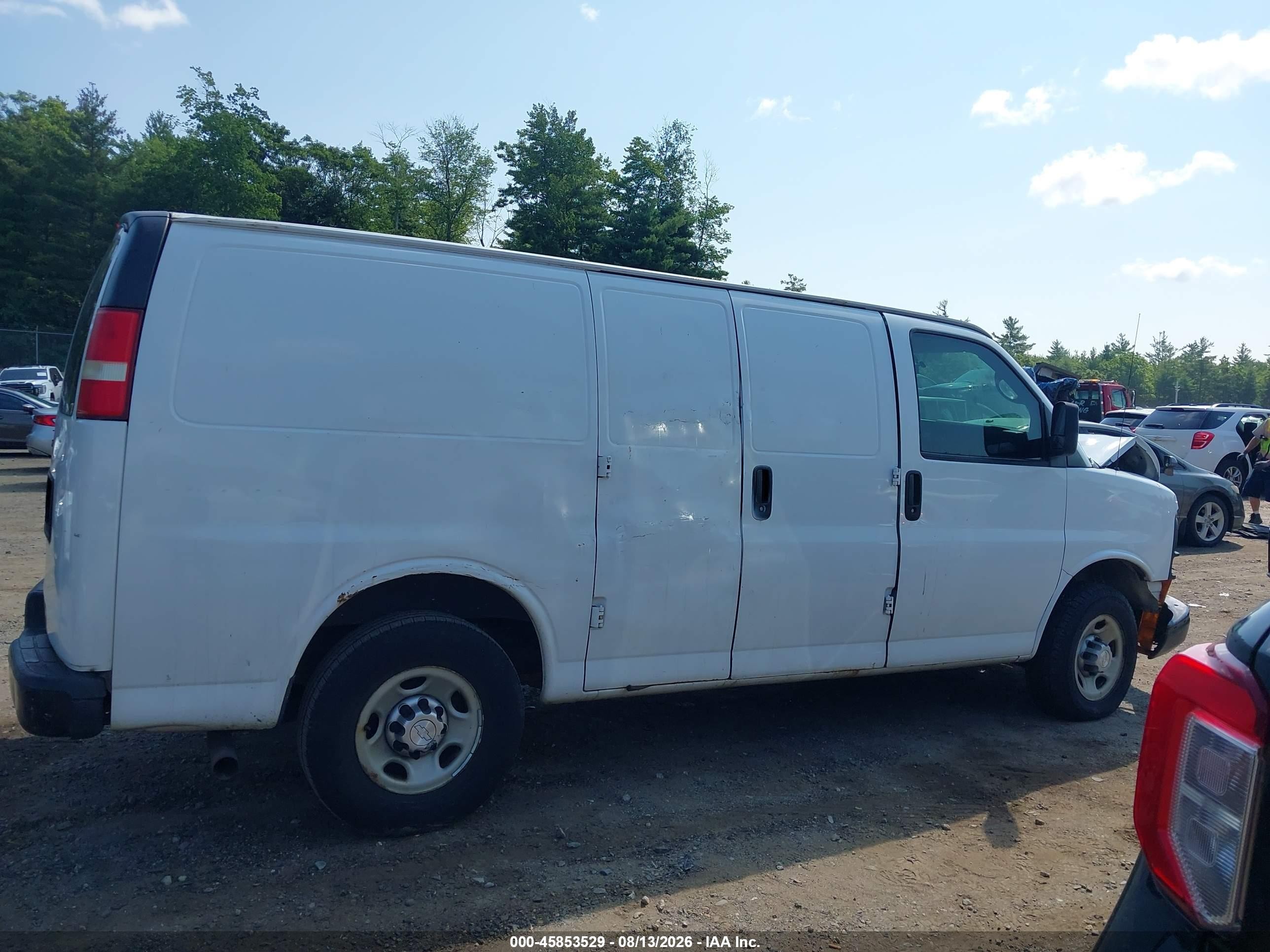 2014 Chevrolet Express 2500 Work Van White vin: 1GCWGFFA3E1182156