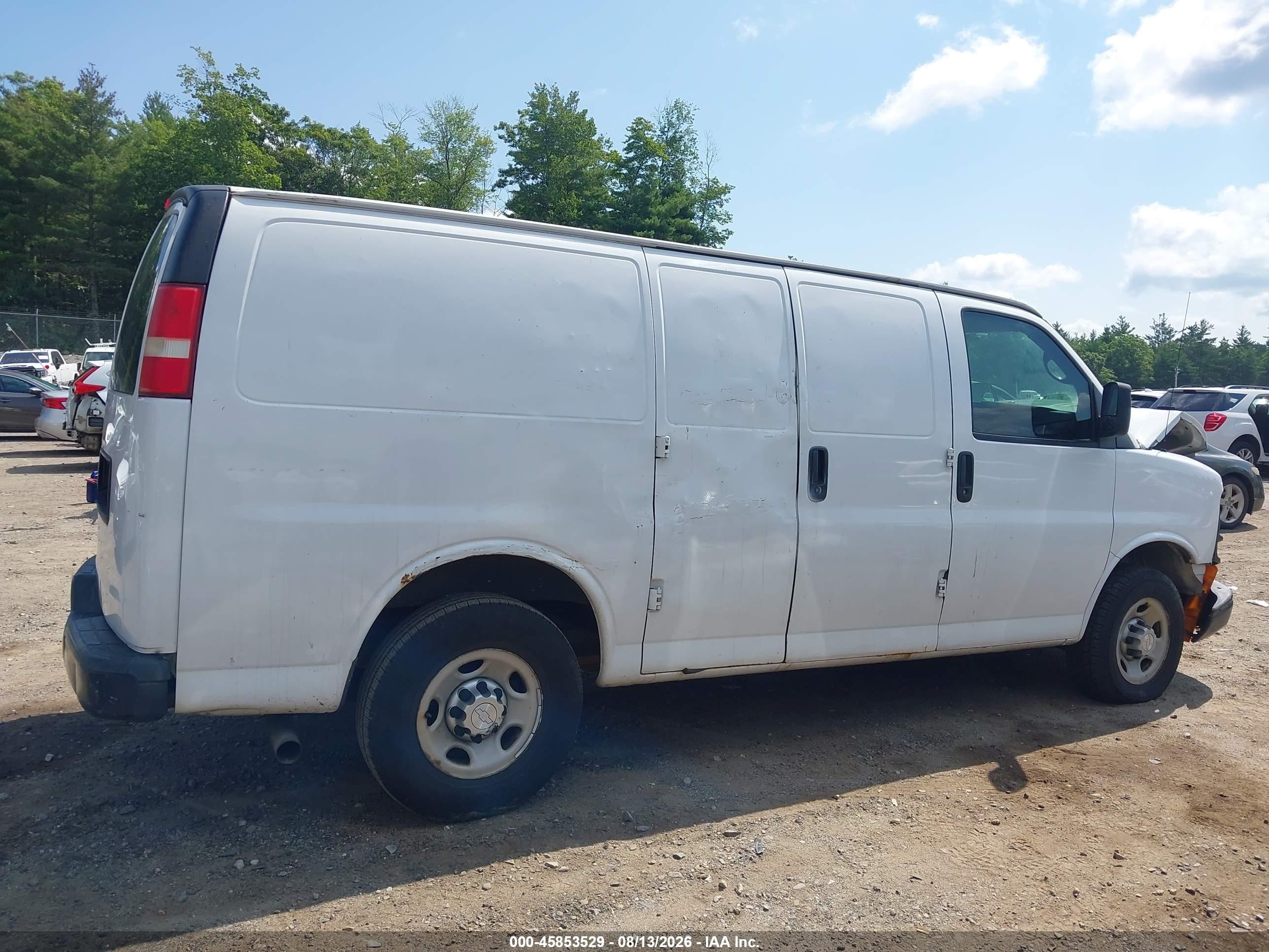 2014 Chevrolet Express 2500 Work Van White vin: 1GCWGFFA3E1182156