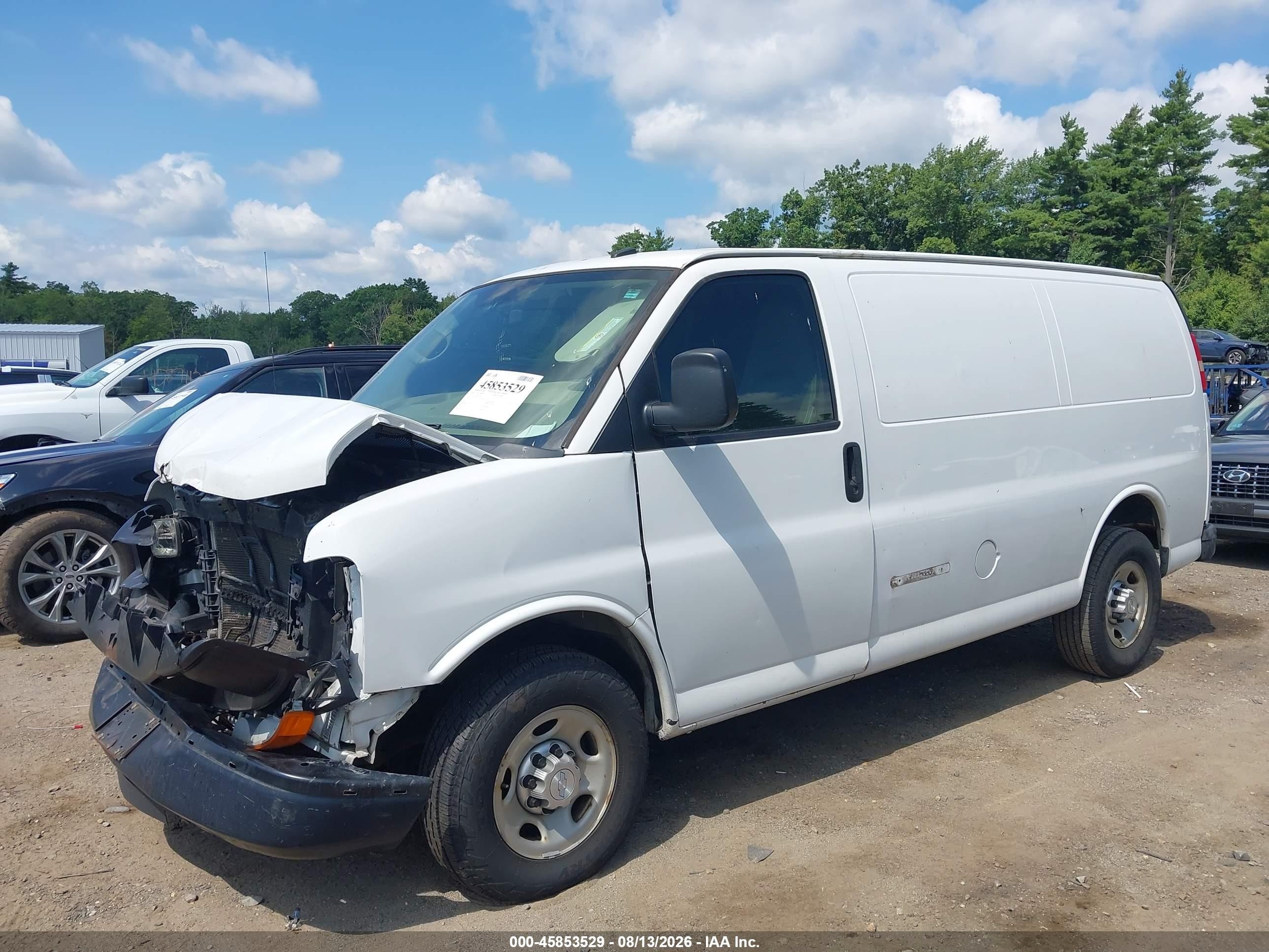 2014 Chevrolet Express 2500 Work Van White vin: 1GCWGFFA3E1182156