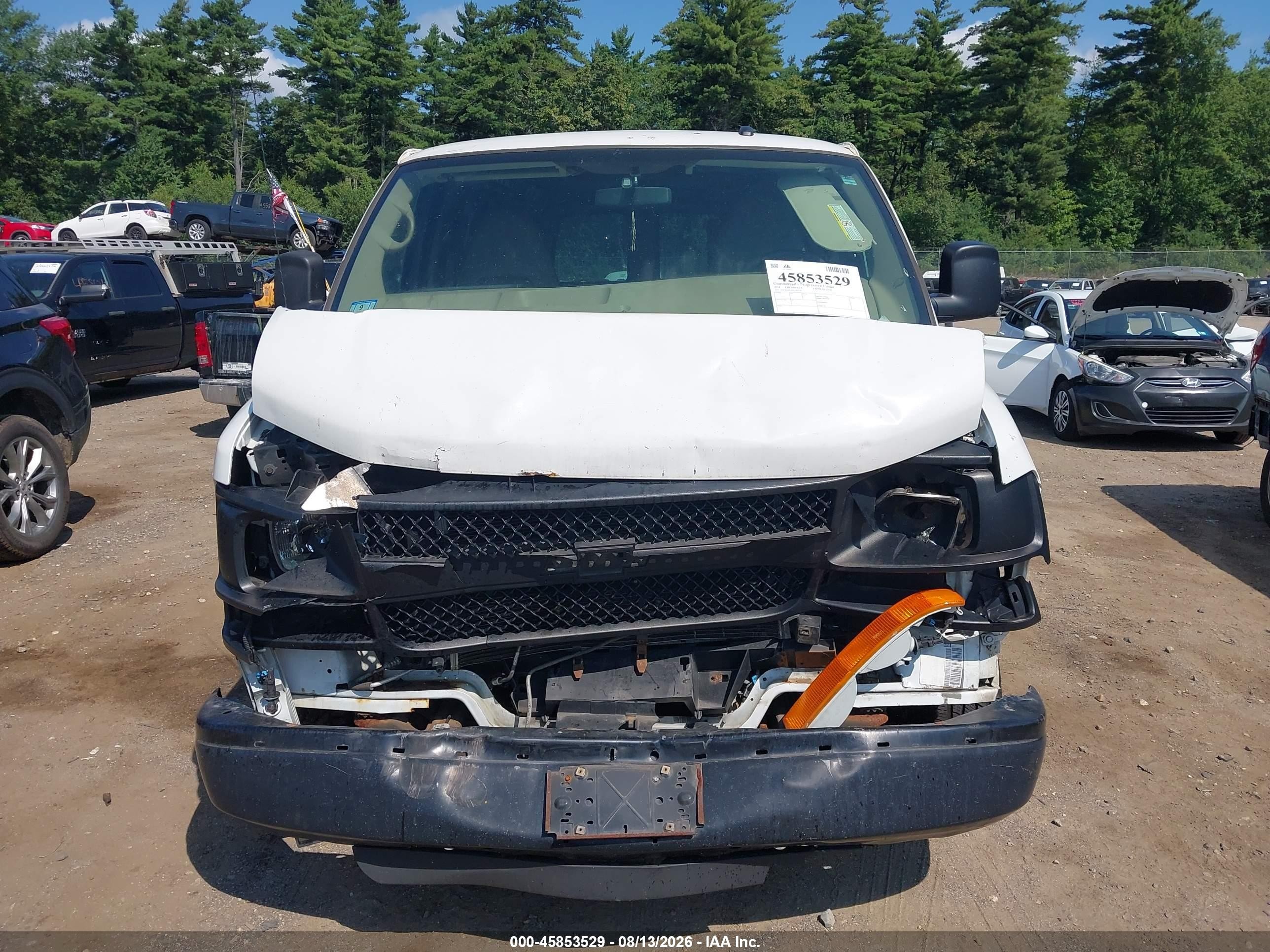 2014 Chevrolet Express 2500 Work Van White vin: 1GCWGFFA3E1182156