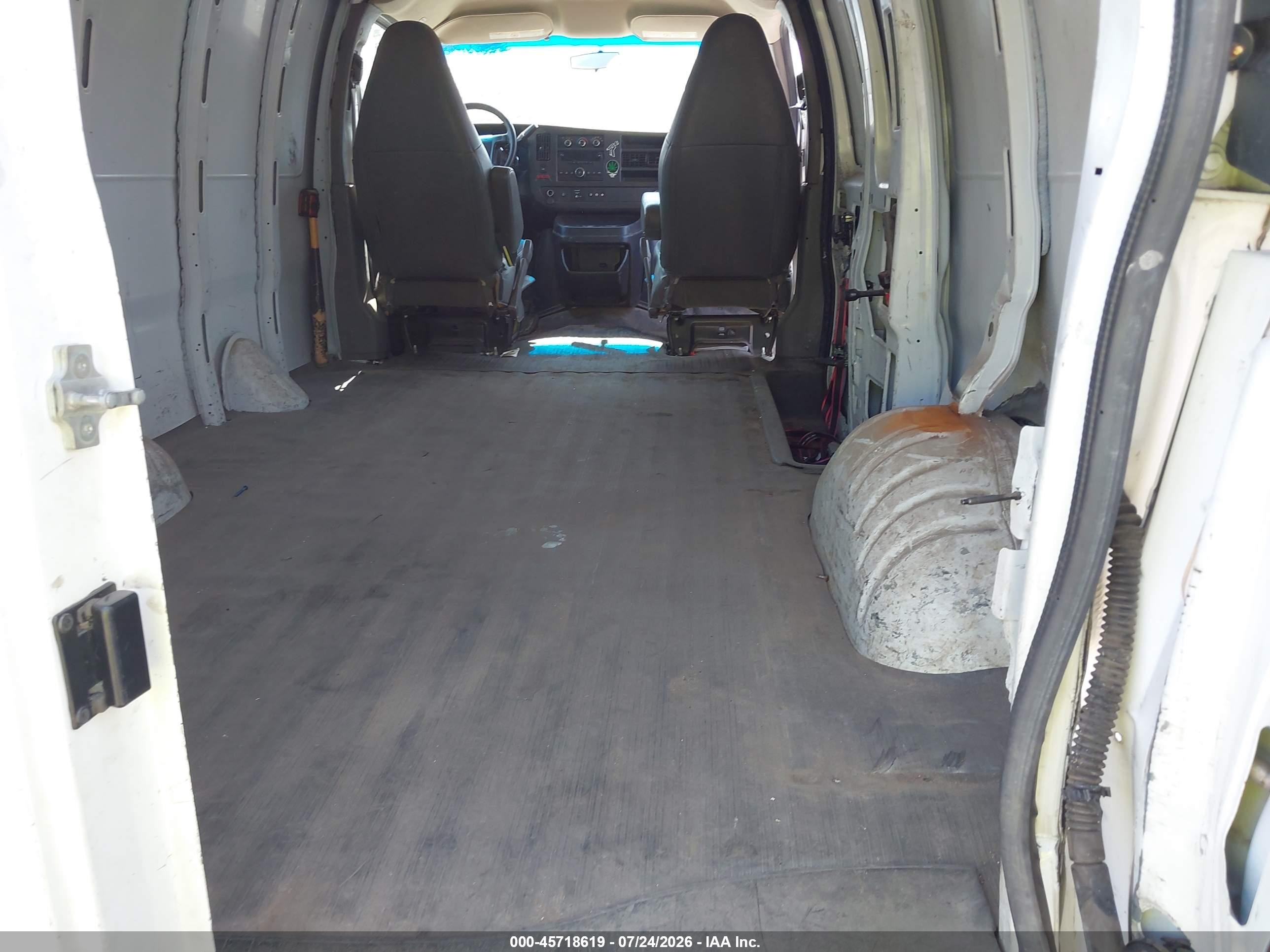 2013 Chevrolet Express 2500 Work Van White vin: 1GCWGFFA4D1167230