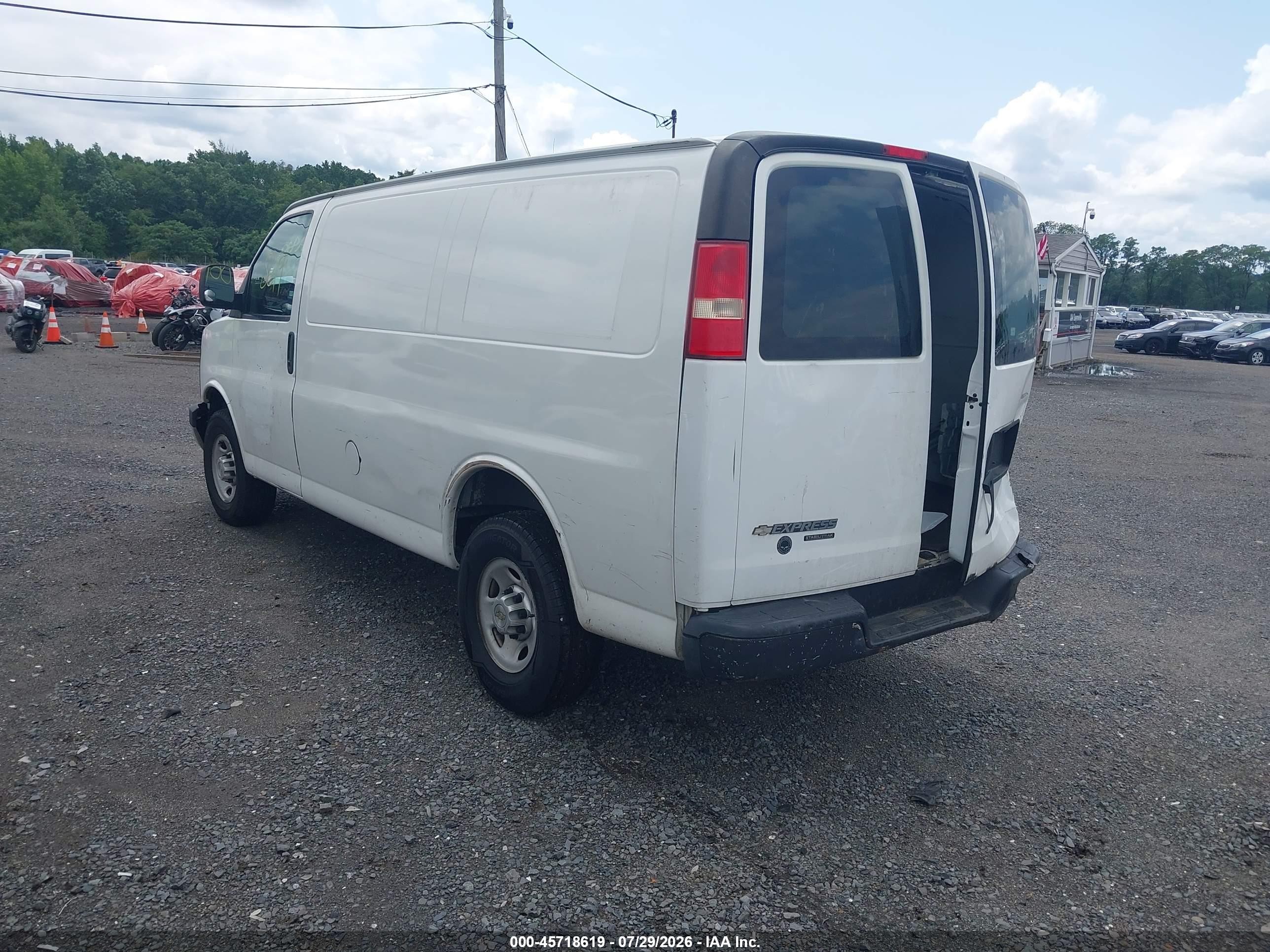 2013 Chevrolet Express 2500 Work Van White vin: 1GCWGFFA4D1167230