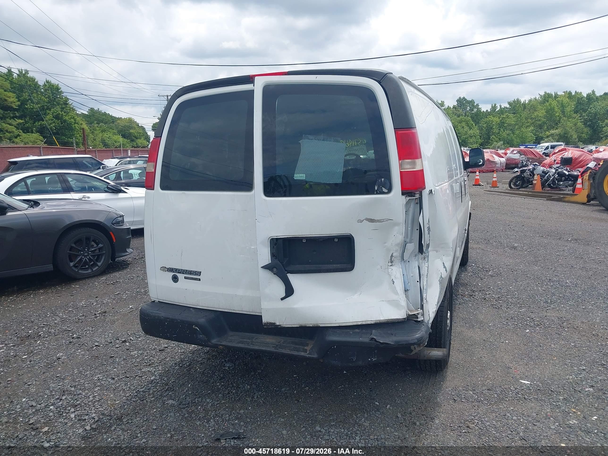 2013 Chevrolet Express 2500 Work Van White vin: 1GCWGFFA4D1167230