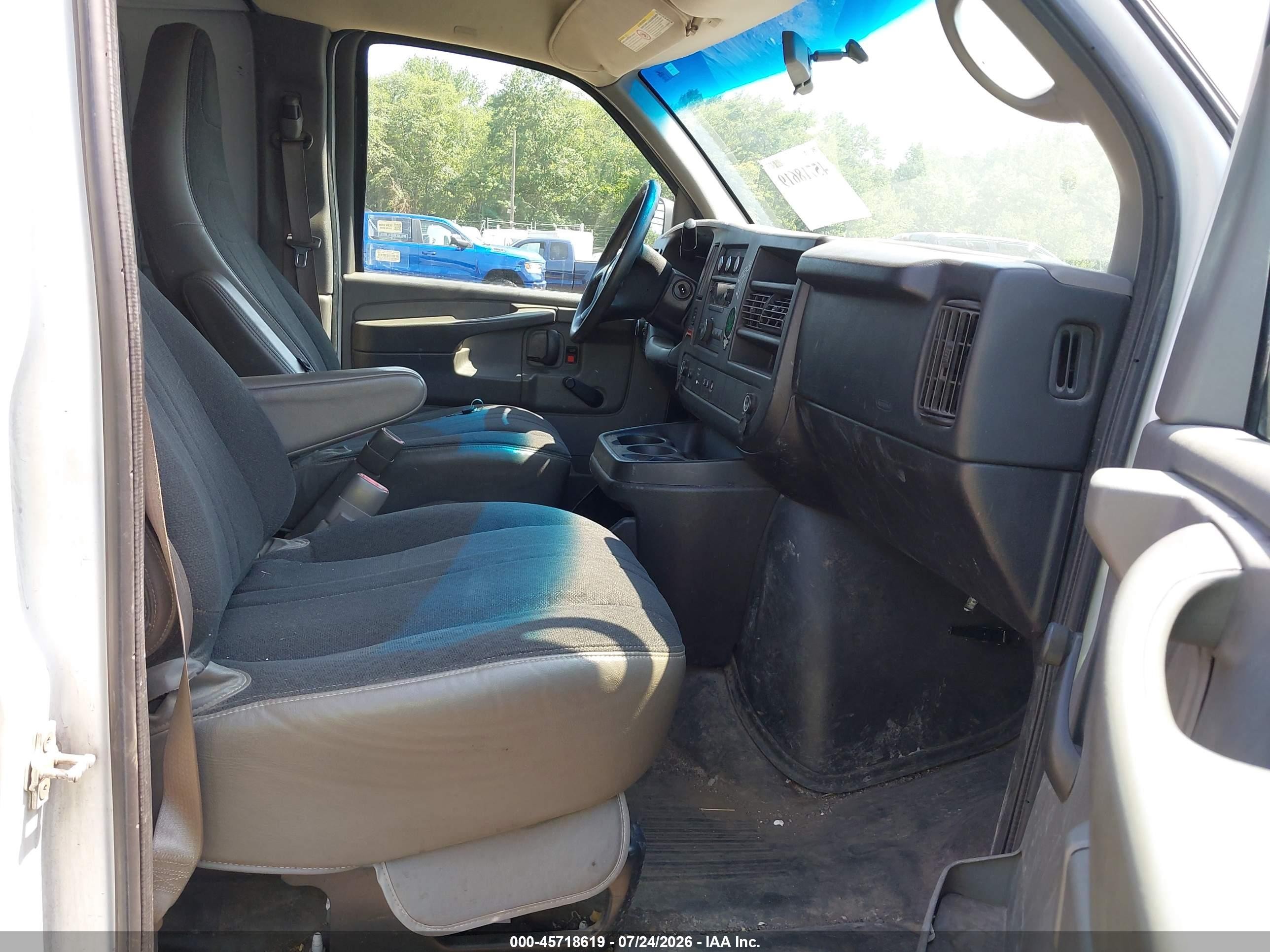 2013 Chevrolet Express 2500 Work Van White vin: 1GCWGFFA4D1167230